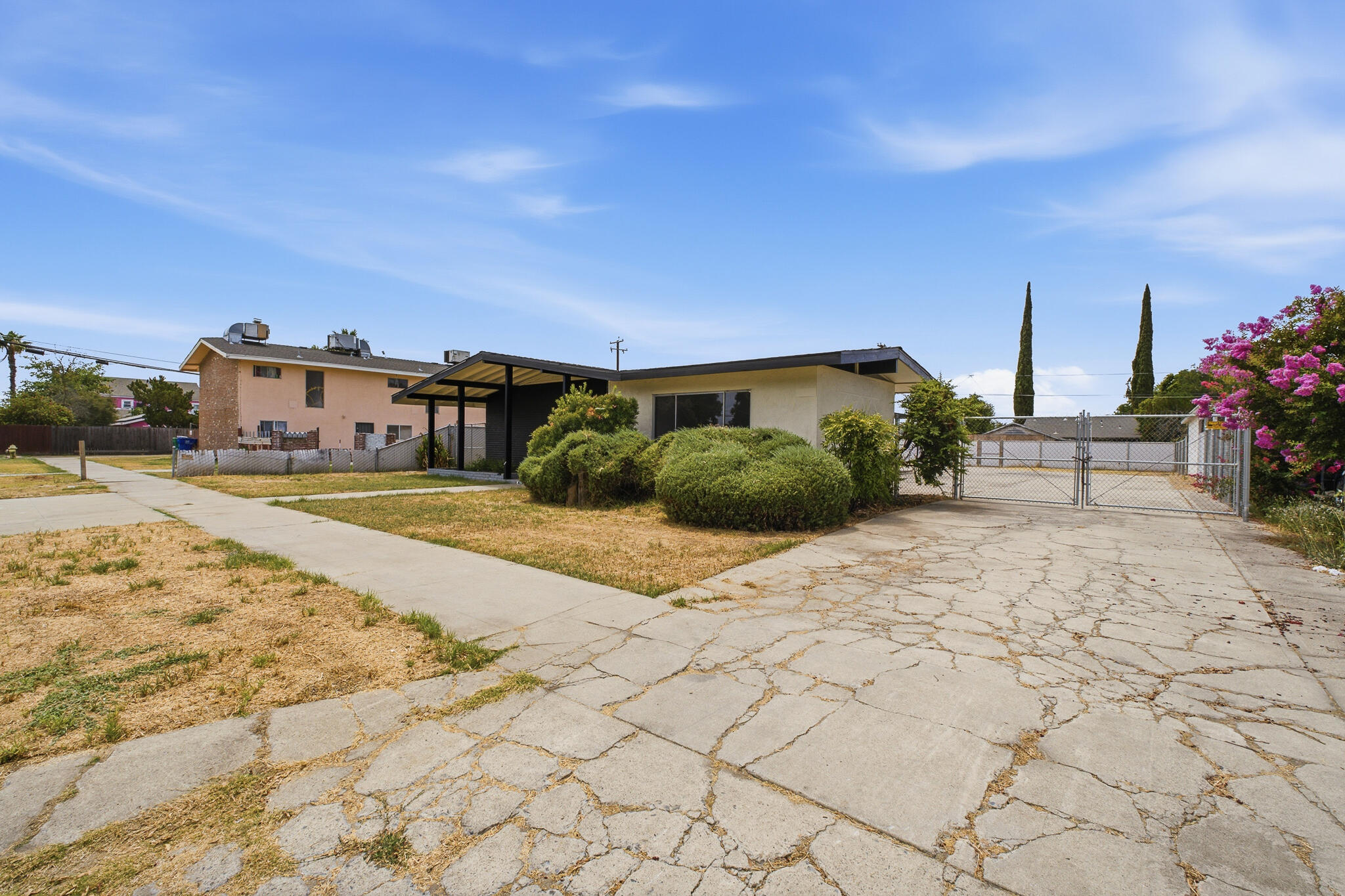 1012 Hale Ave, Corcoran, CA 93212
