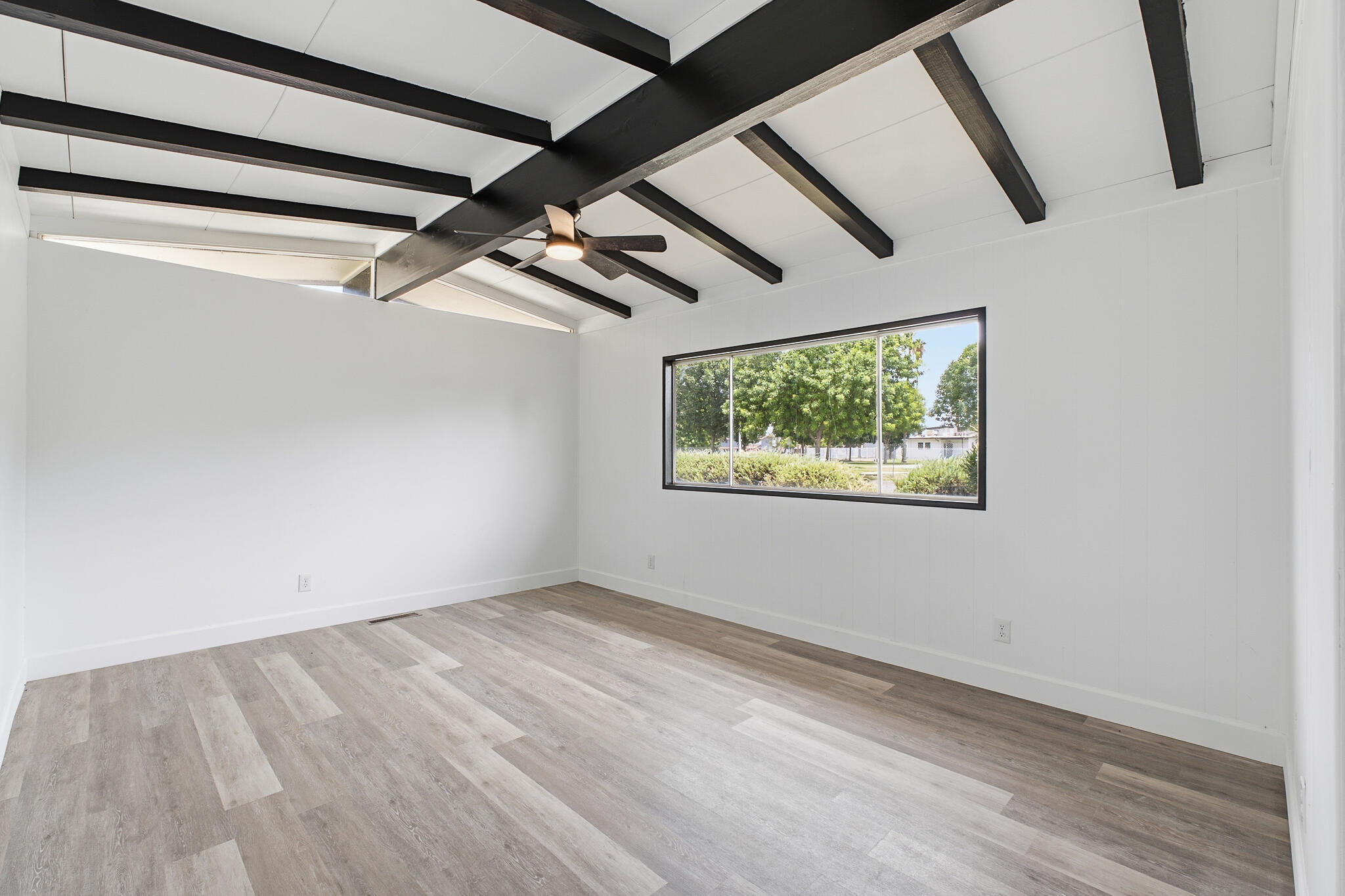 1012 Hale Ave, Corcoran, CA 93212