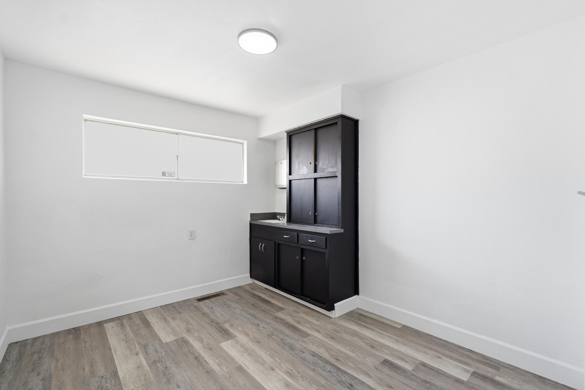 1012 Hale Ave, Corcoran, CA 93212