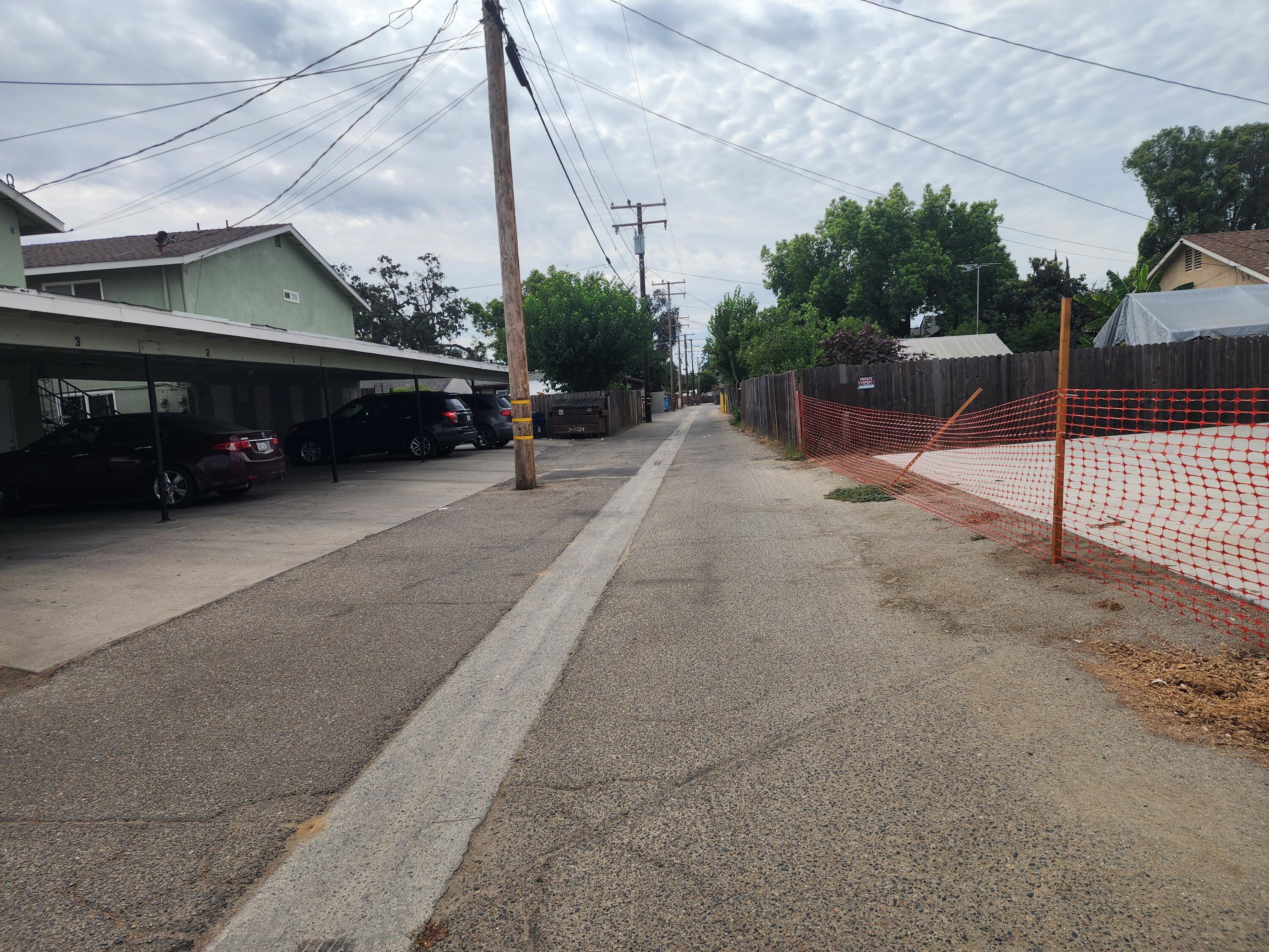 223 NW 3rd Ave, Visalia, CA 93291