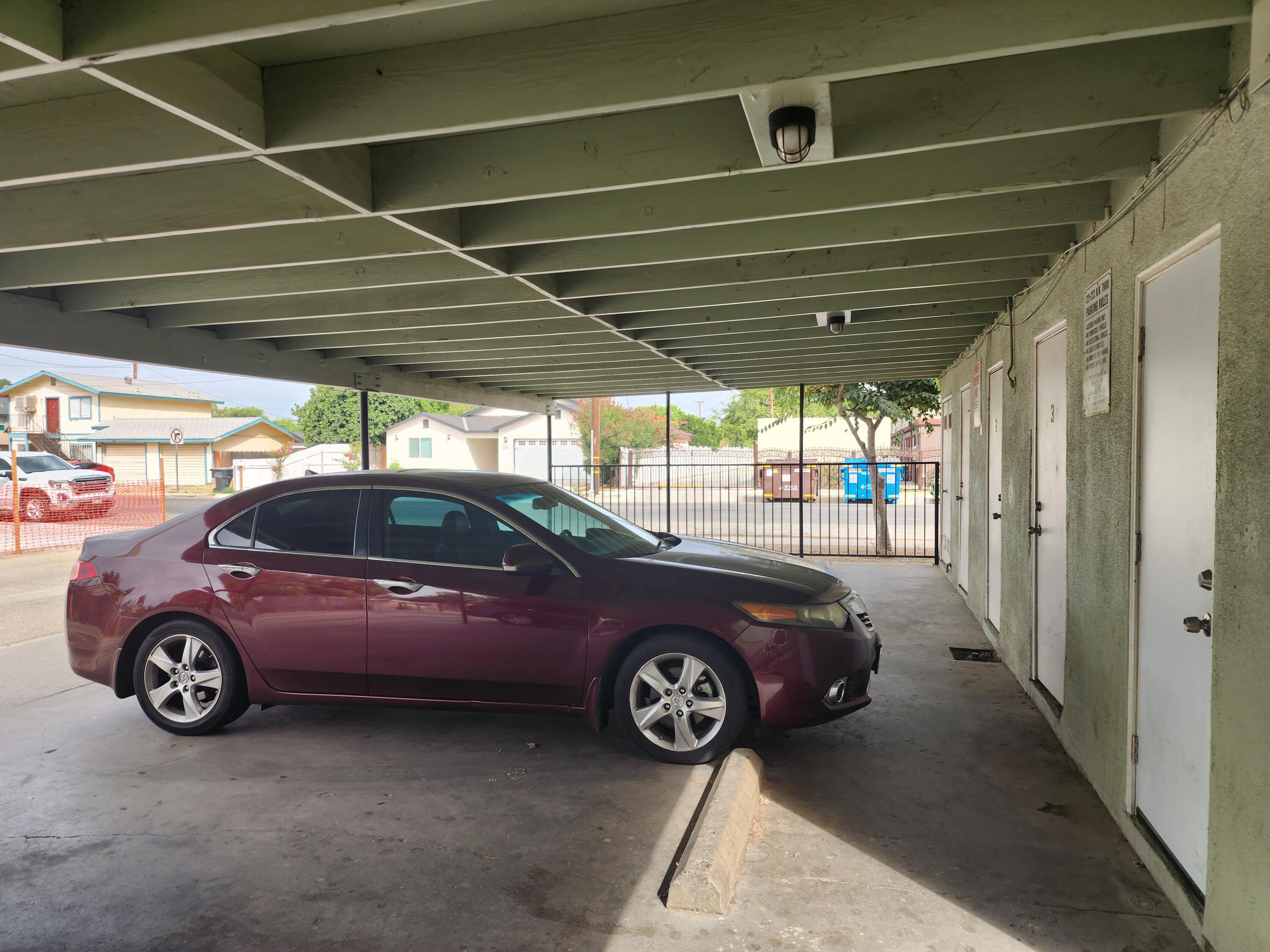 223 NW 3rd Ave, Visalia, CA 93291