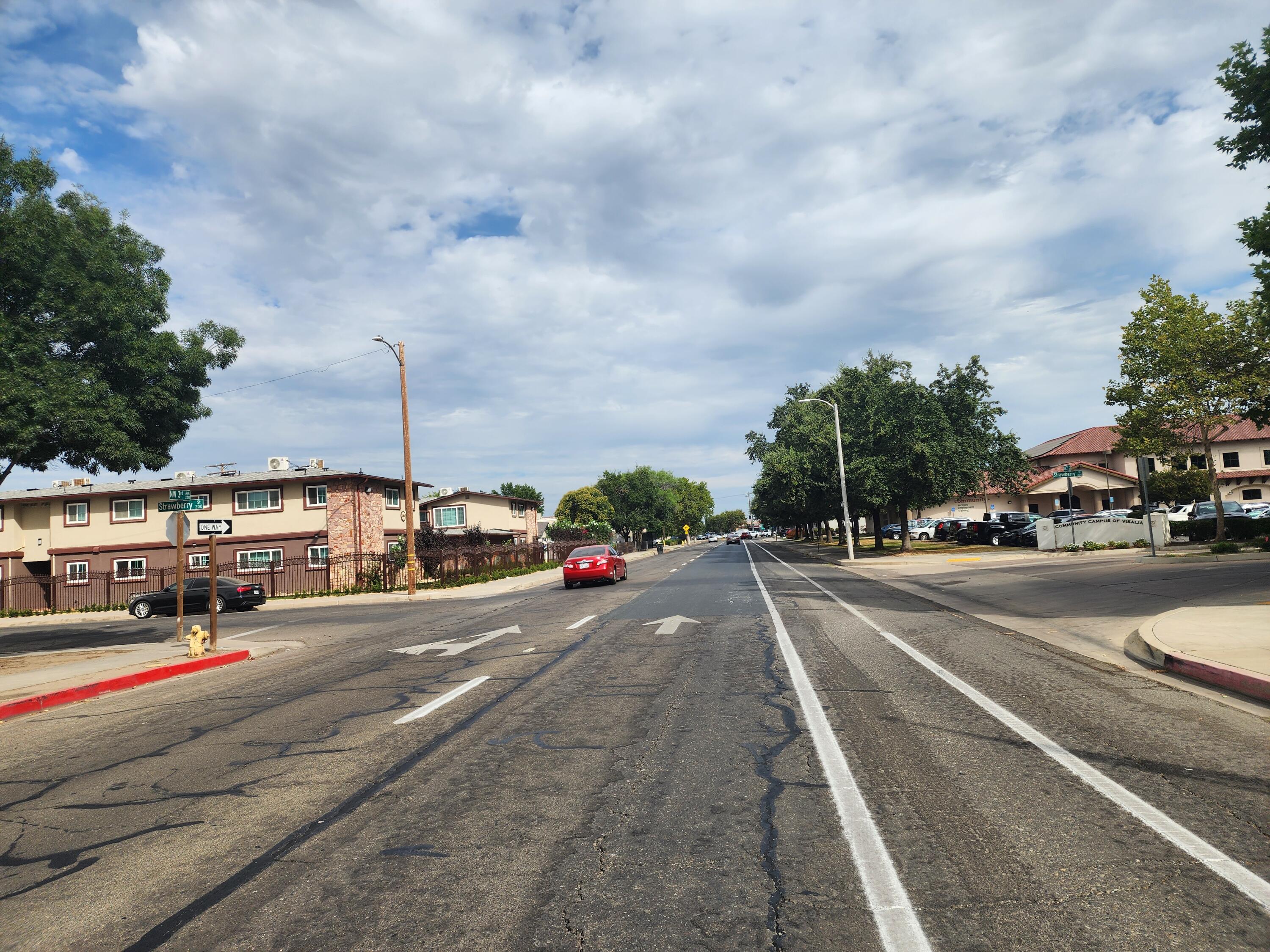 223 NW 3rd Ave, Visalia, CA 93291