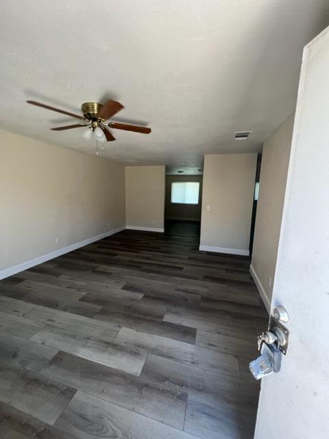 223 NW 3rd Ave, Visalia, CA 93291
