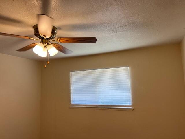 223 NW 3rd Ave, Visalia, CA 93291