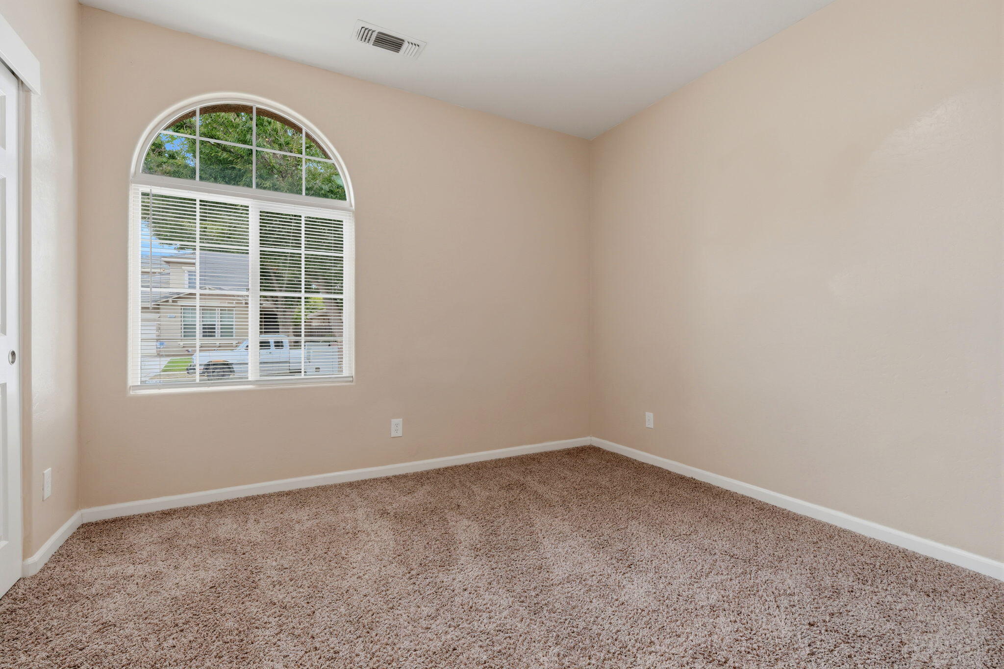 3042 W Delta Ave, Visalia, CA 93291