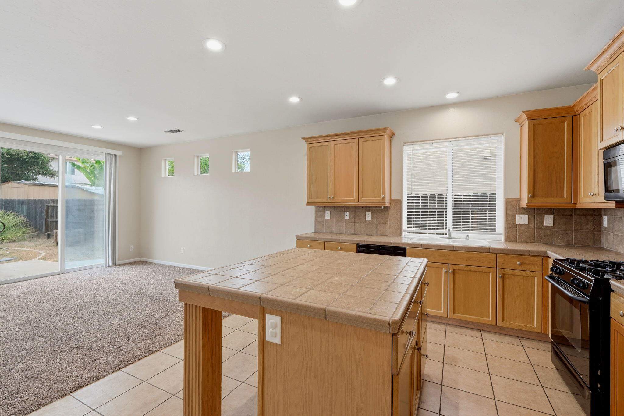 3042 W Delta Ave, Visalia, CA 93291