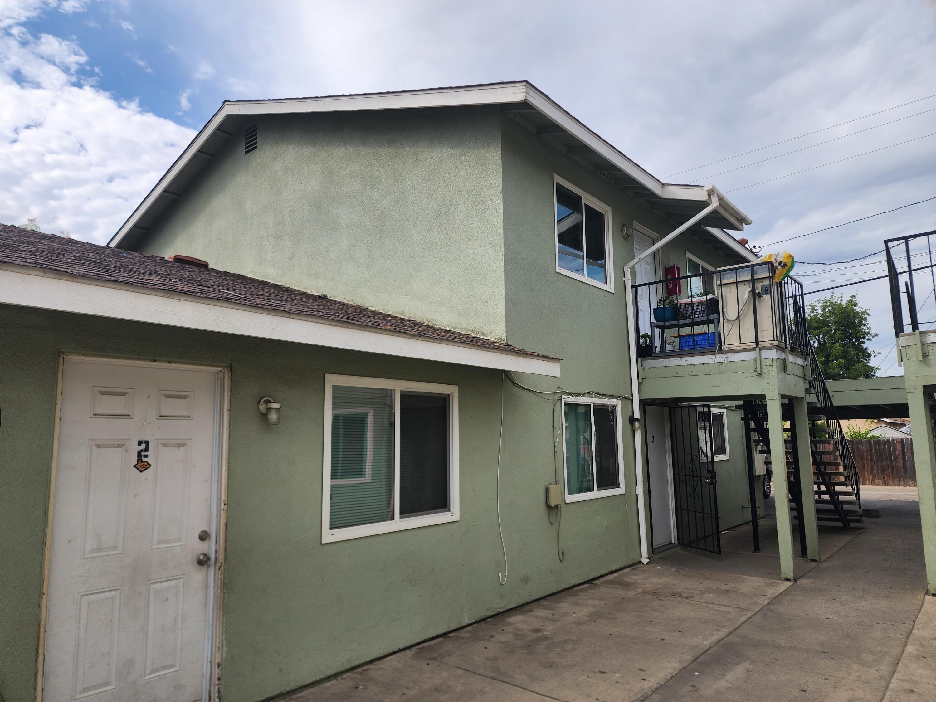 221 NW 3rd Ave, Visalia, CA 93291