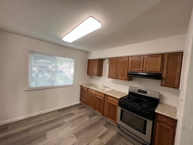 221 NW 3rd Ave, Visalia, CA 93291