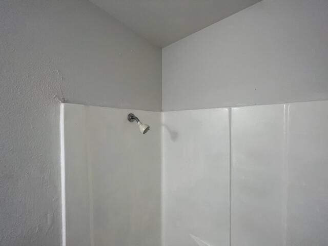 221 NW 3rd Ave, Visalia, CA 93291