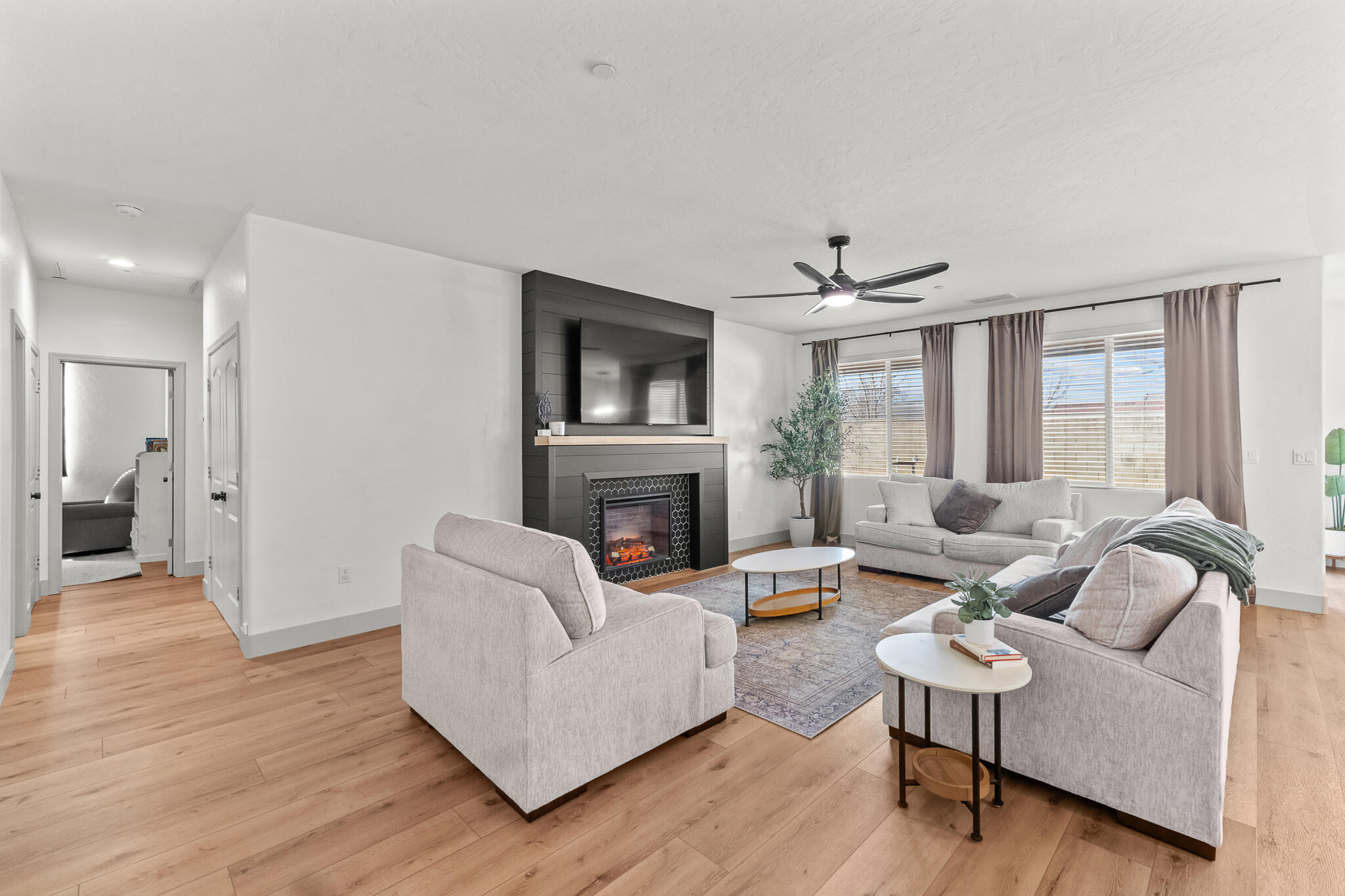 3051 Britannia St, Tulare, CA 93274