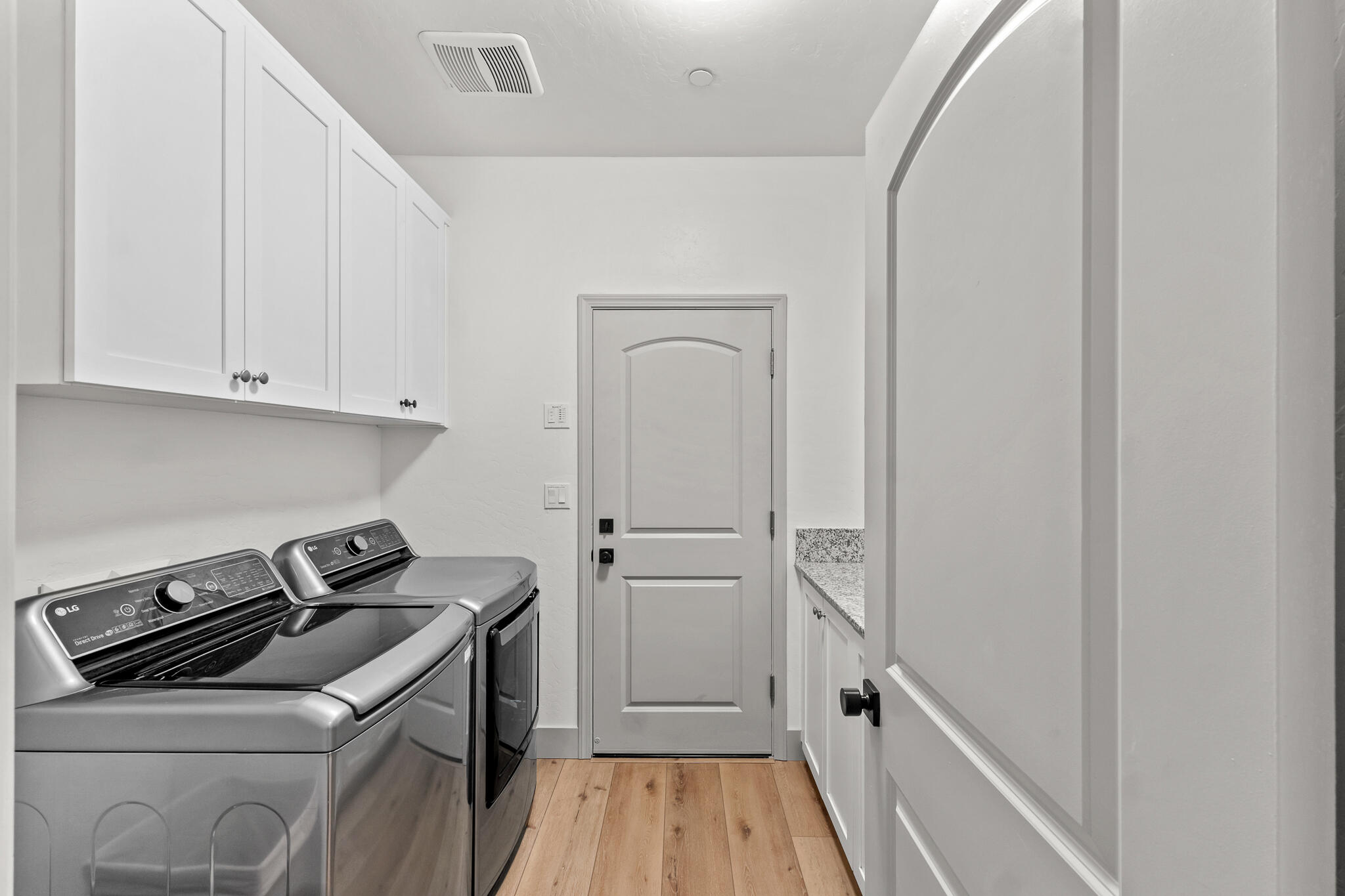 3051 Britannia St, Tulare, CA 93274