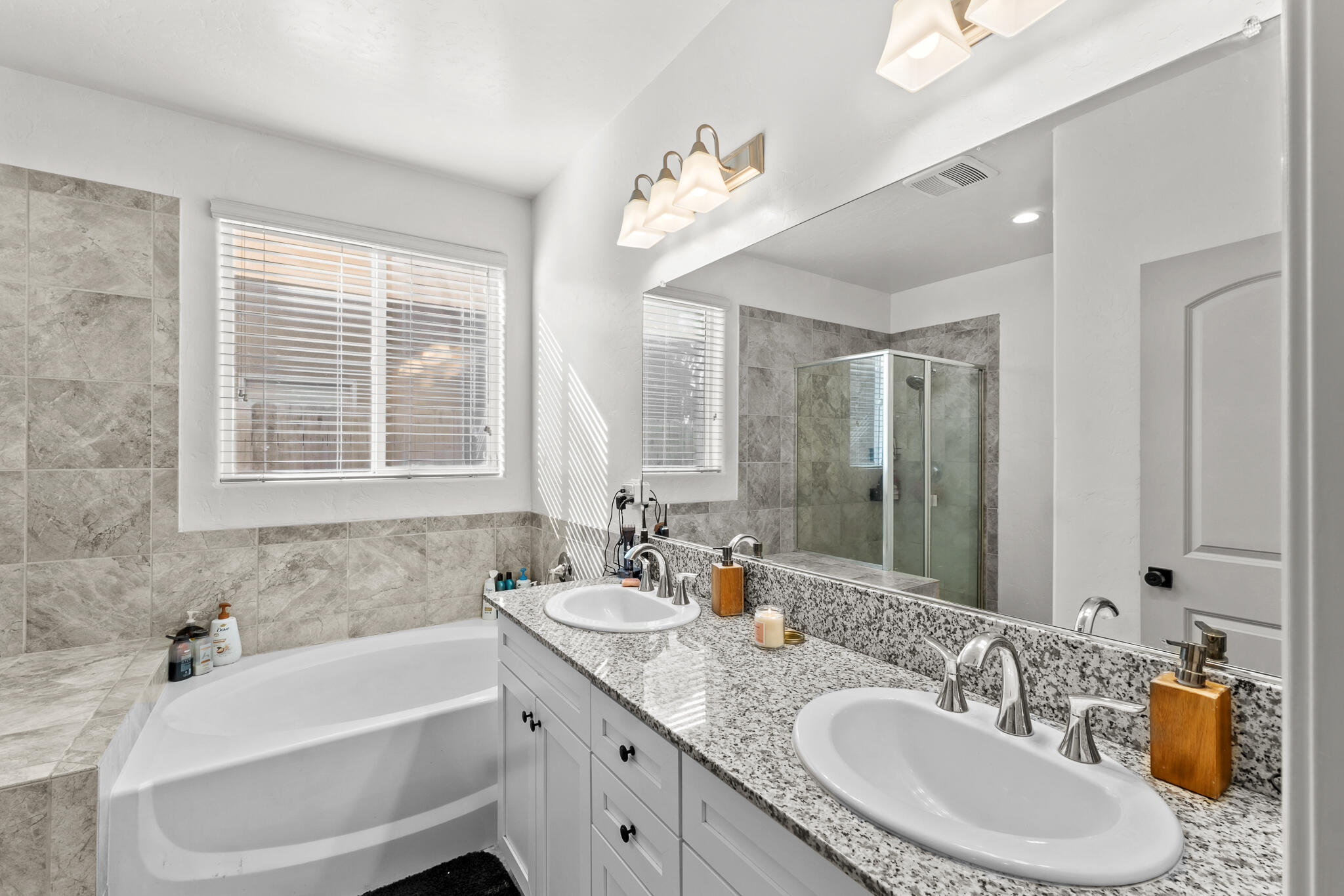 3051 Britannia St, Tulare, CA 93274