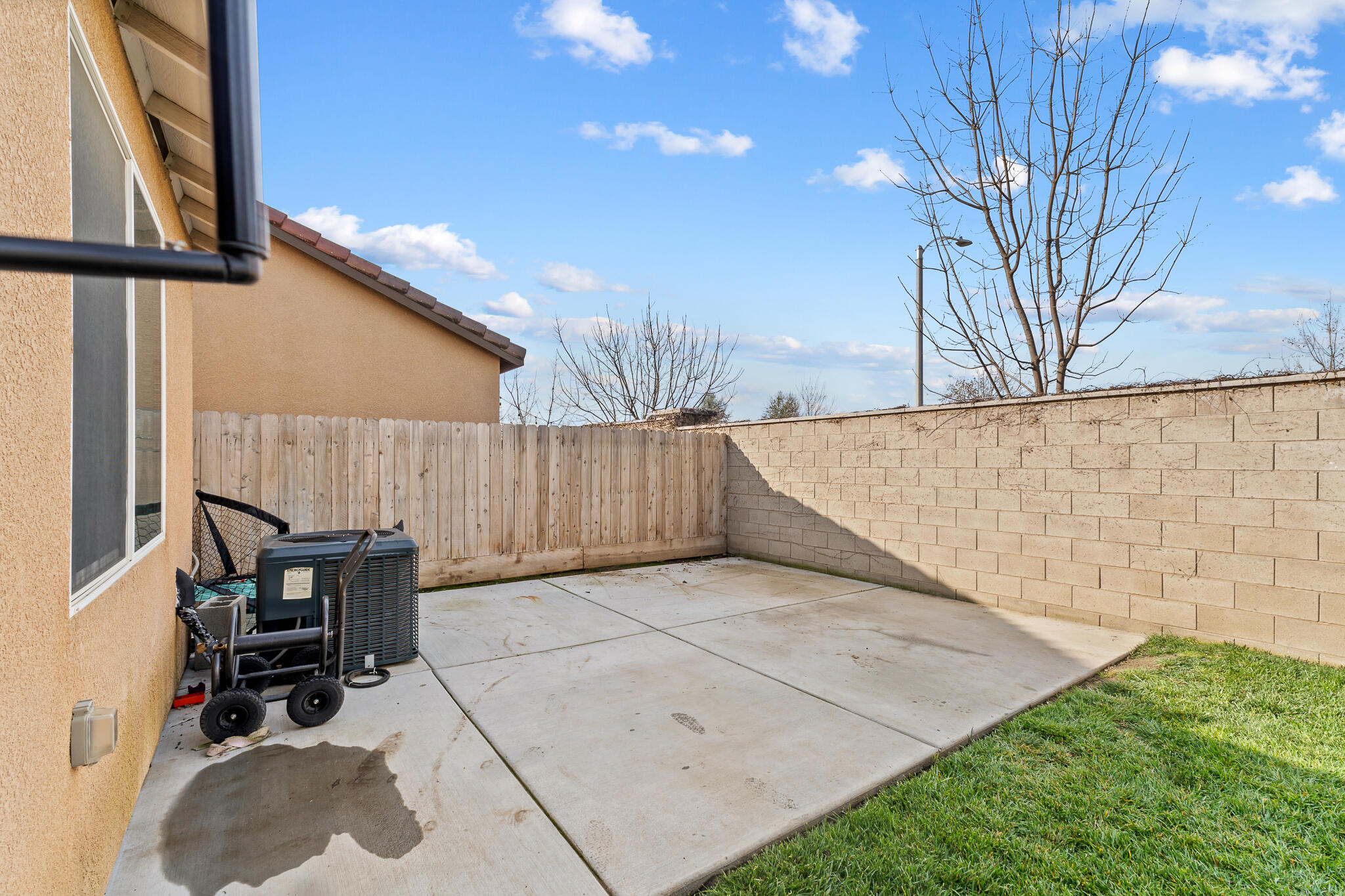 3051 Britannia St, Tulare, CA 93274