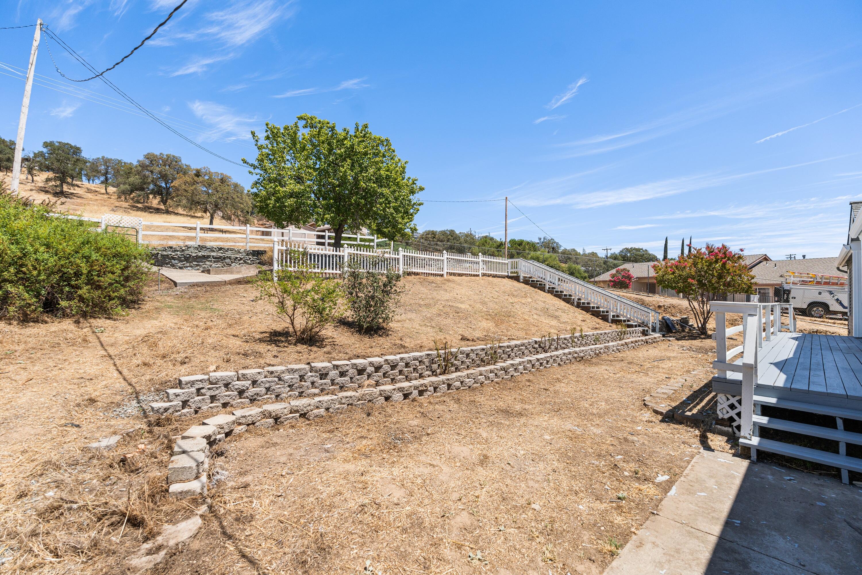5002 Little John Rd, Copperopolis, CA 95228