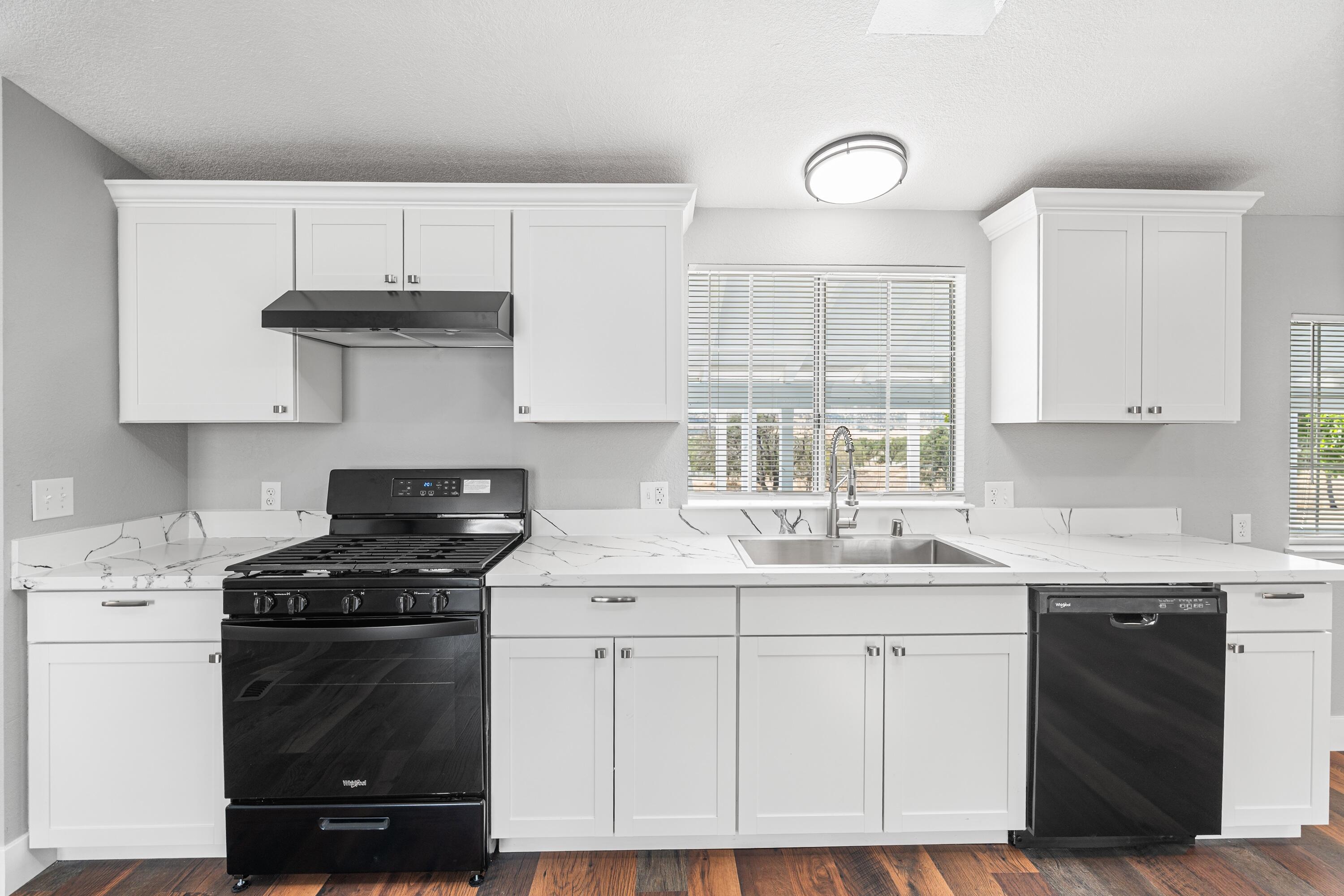 5002 Little John Rd, Copperopolis, CA 95228