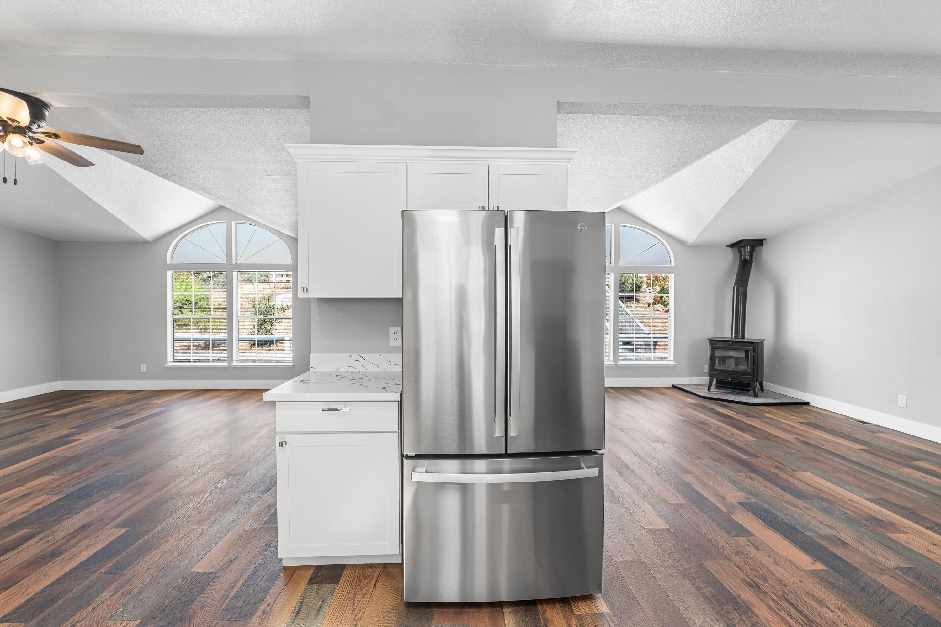 5002 Little John Rd, Copperopolis, CA 95228