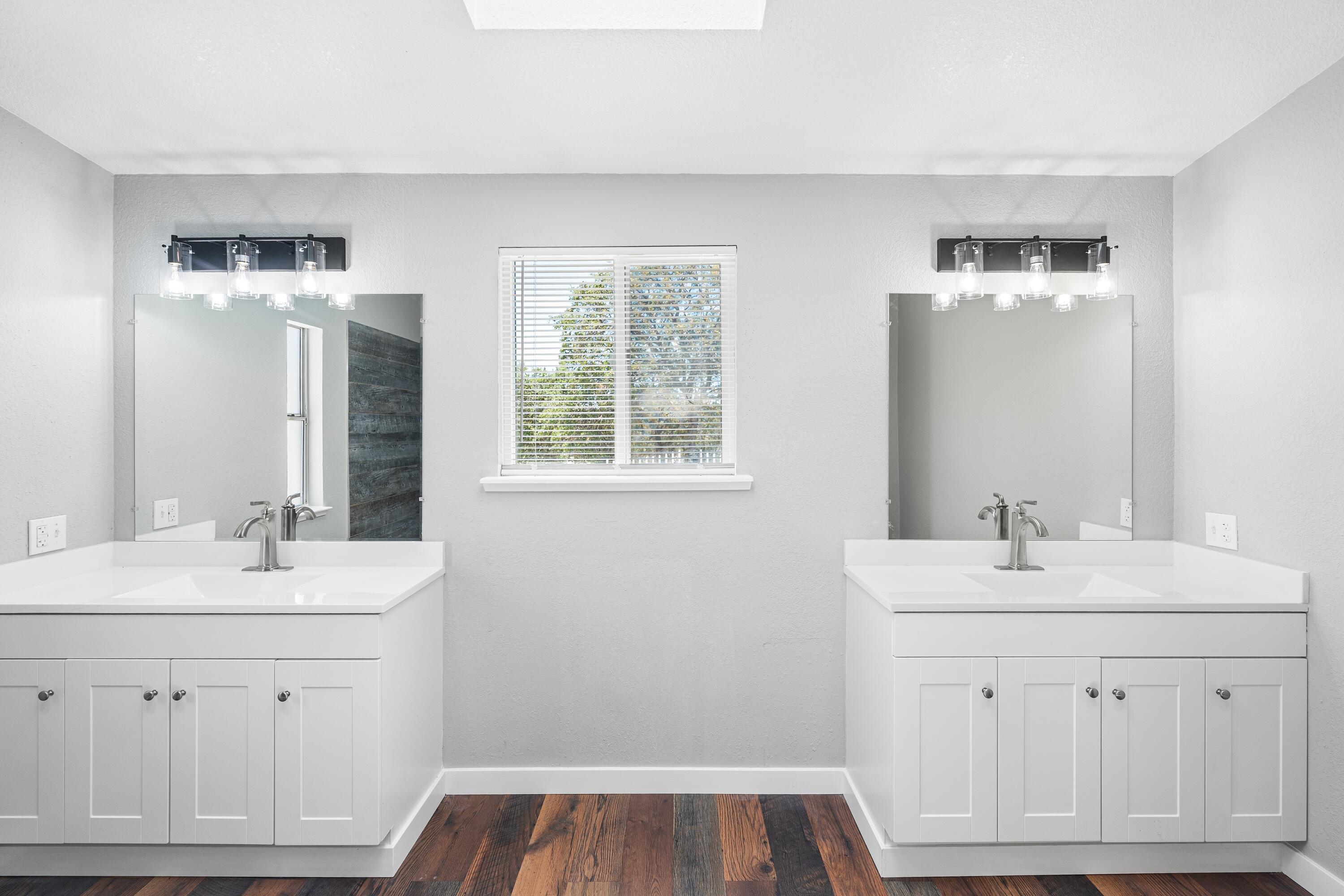 5002 Little John Rd, Copperopolis, CA 95228