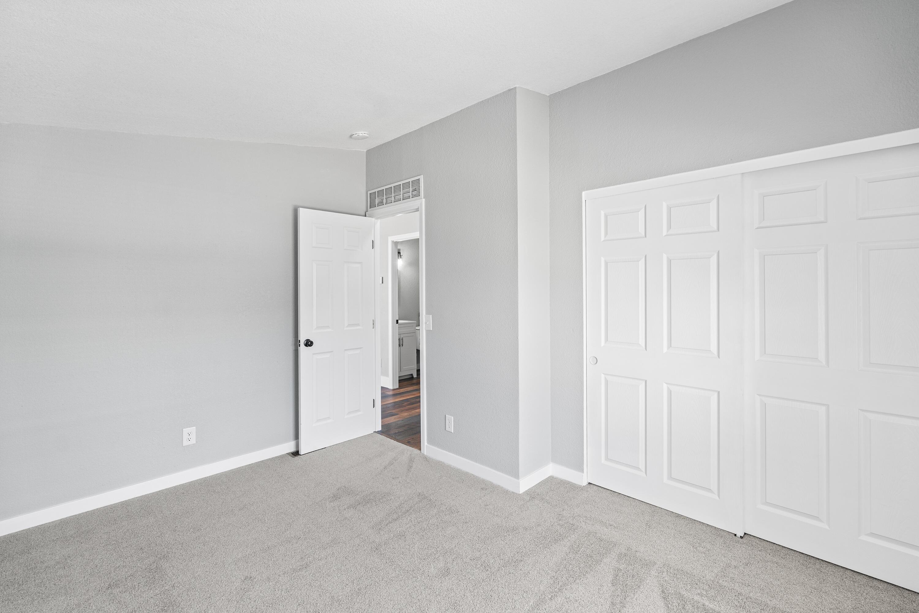 5002 Little John Rd, Copperopolis, CA 95228