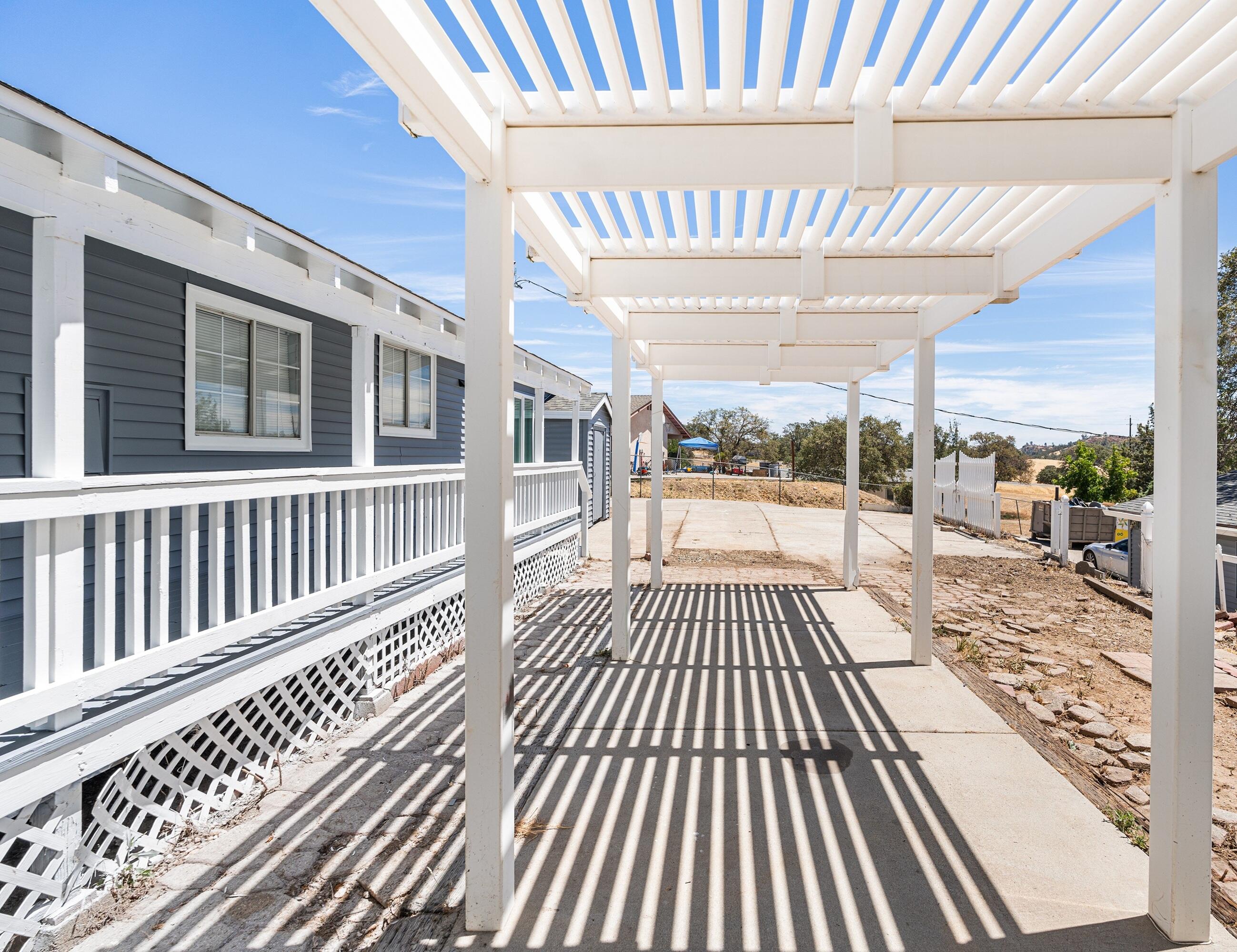 5002 Little John Rd, Copperopolis, CA 95228