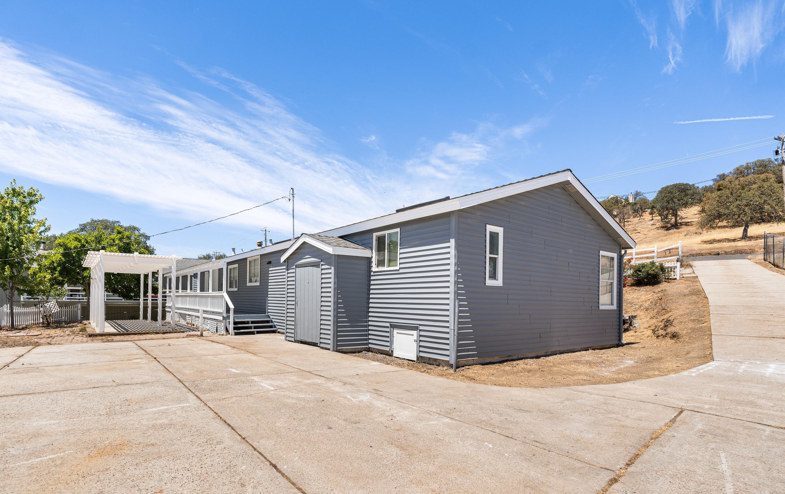 5002 Little John Rd, Copperopolis, CA 95228