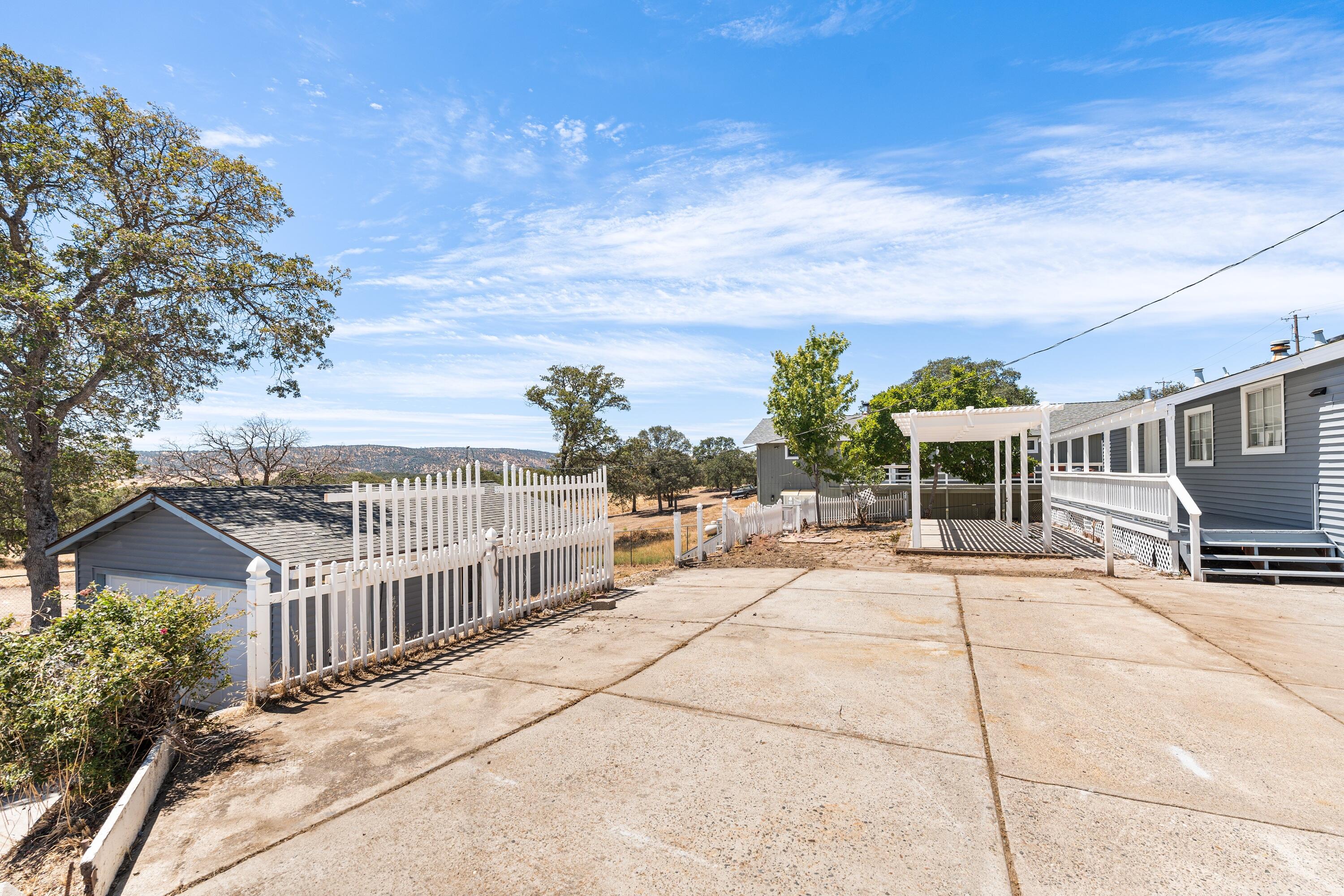 5002 Little John Rd, Copperopolis, CA 95228
