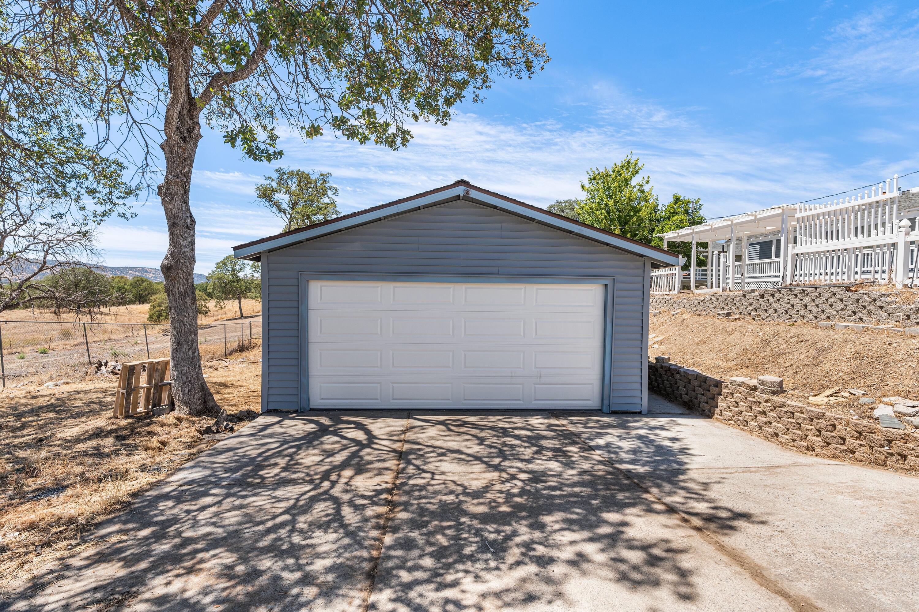 5002 Little John Rd, Copperopolis, CA 95228