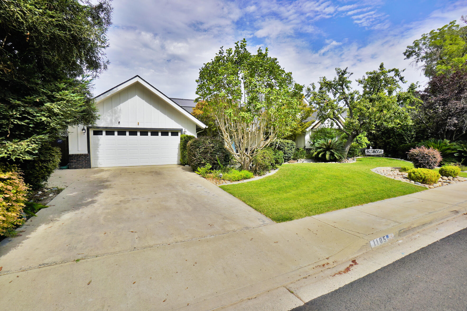 1105 N Cindy St, Visalia, CA 93291