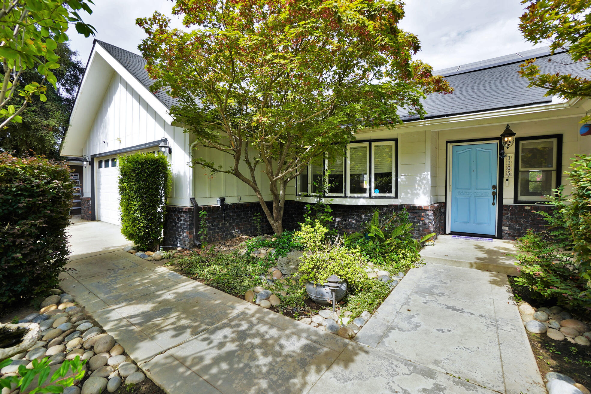 1105 N Cindy St, Visalia, CA 93291