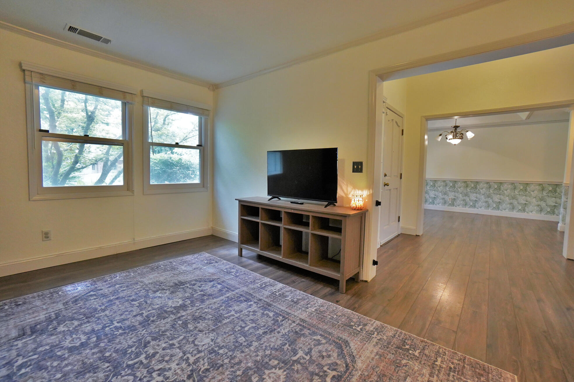 1105 N Cindy St, Visalia, CA 93291