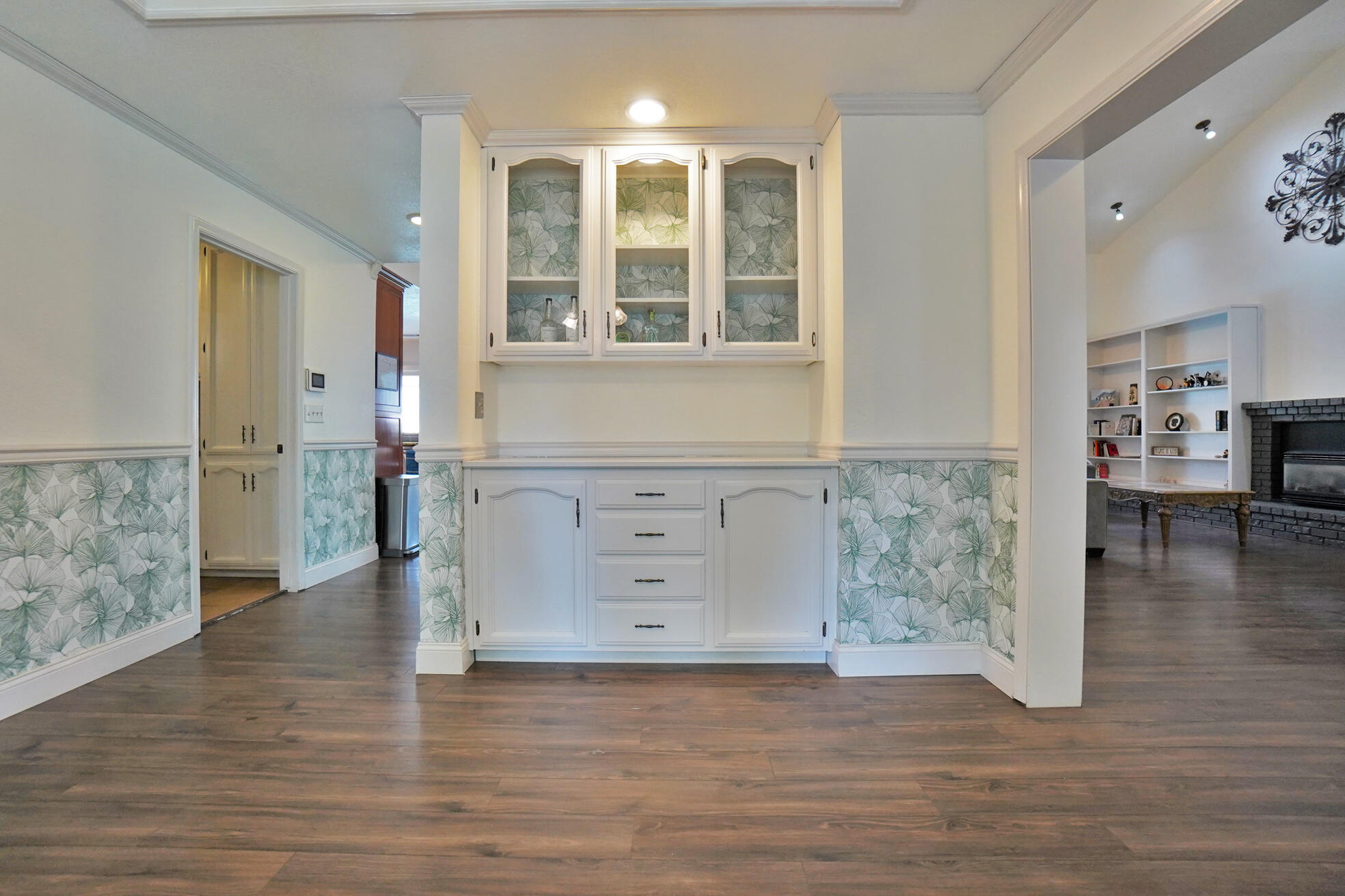 1105 N Cindy St, Visalia, CA 93291