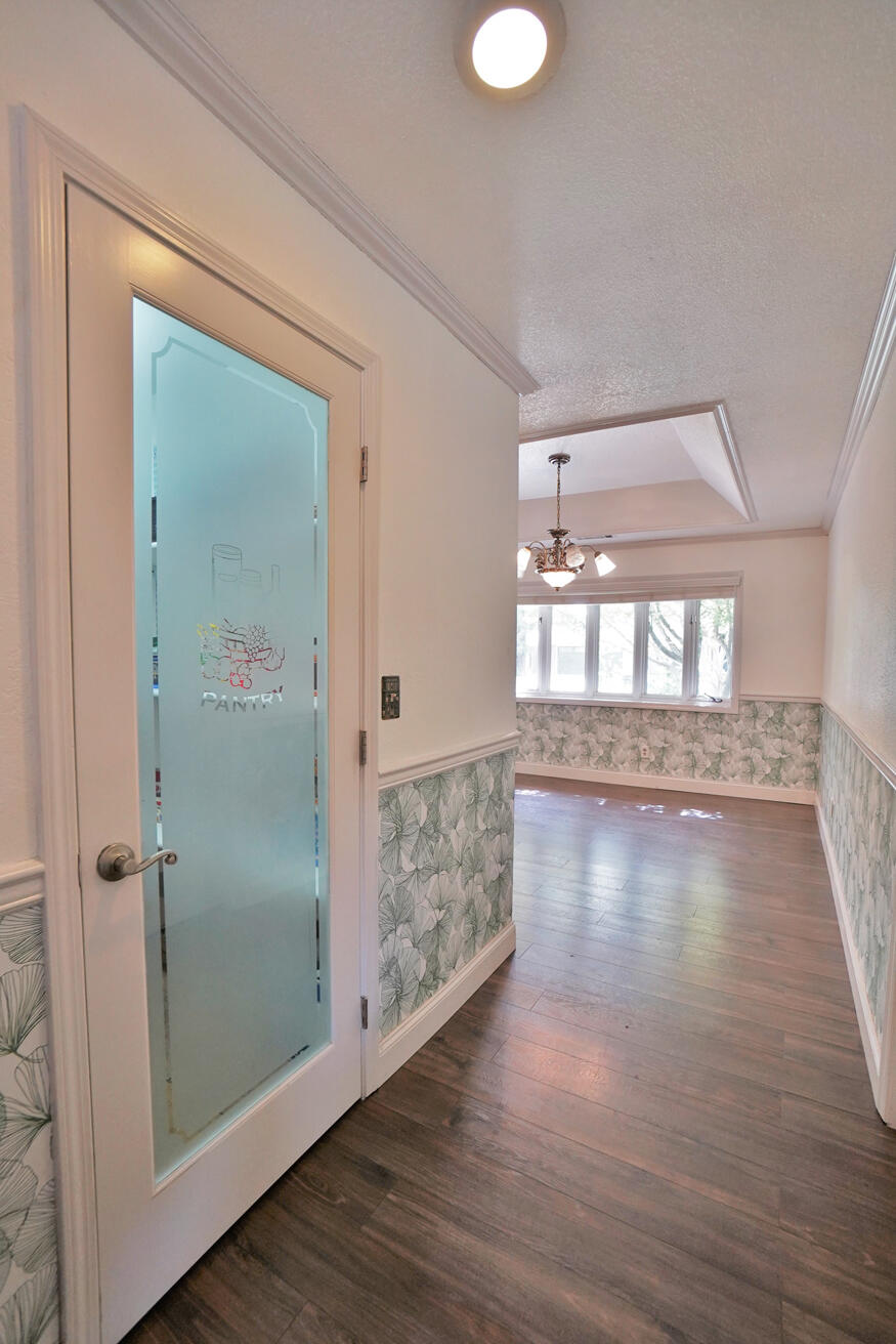 1105 N Cindy St, Visalia, CA 93291