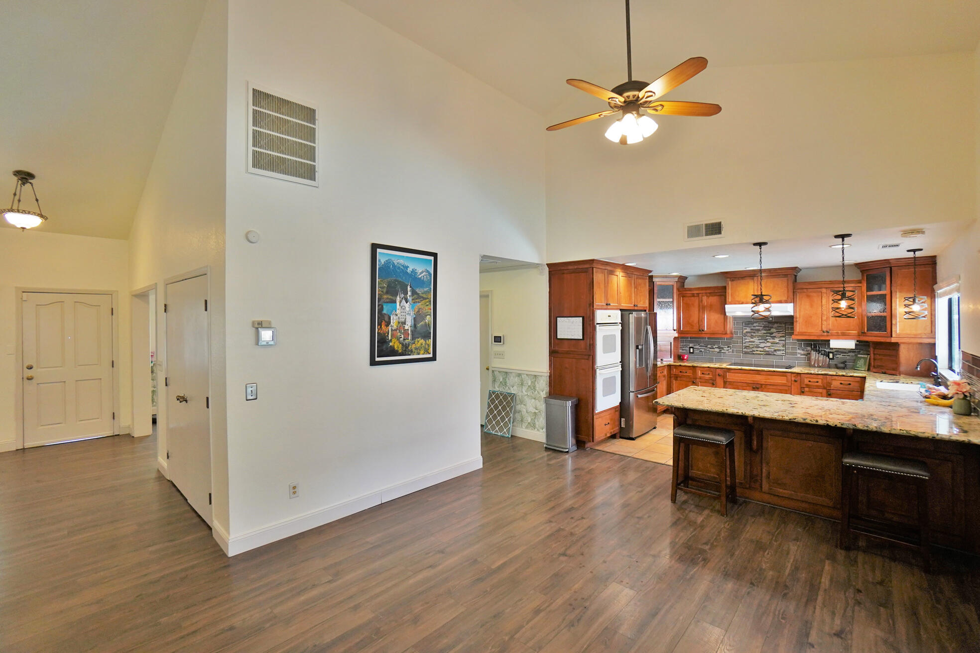 1105 N Cindy St, Visalia, CA 93291