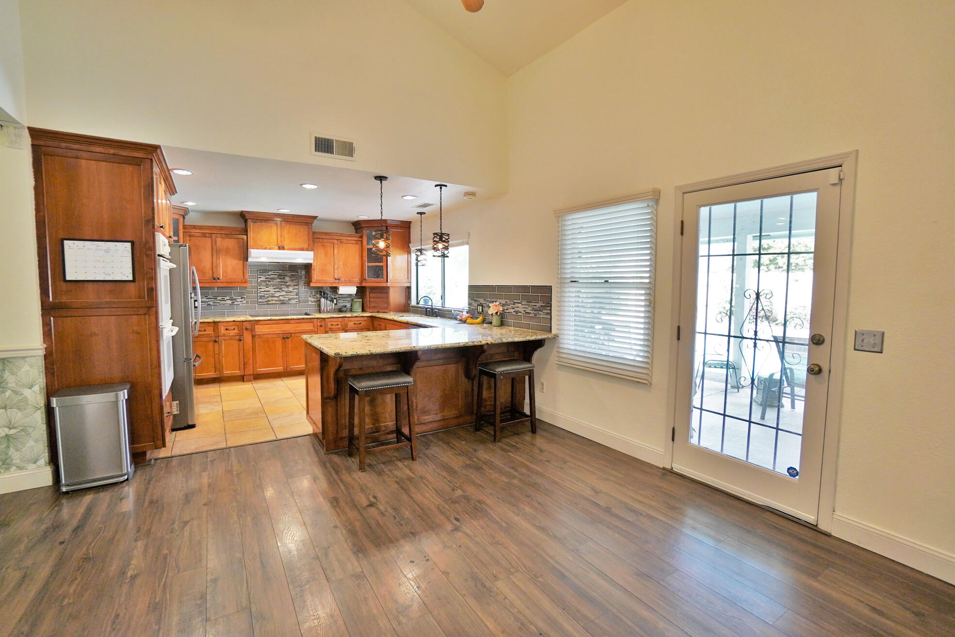 1105 N Cindy St, Visalia, CA 93291