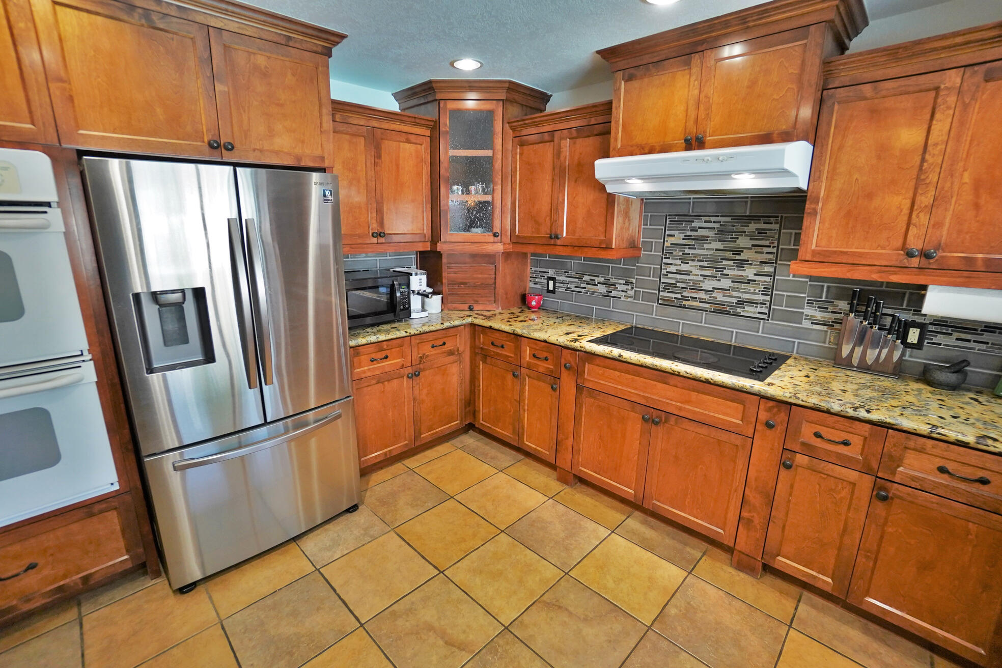 1105 N Cindy St, Visalia, CA 93291