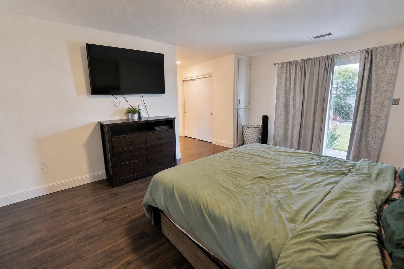 1105 N Cindy St, Visalia, CA 93291