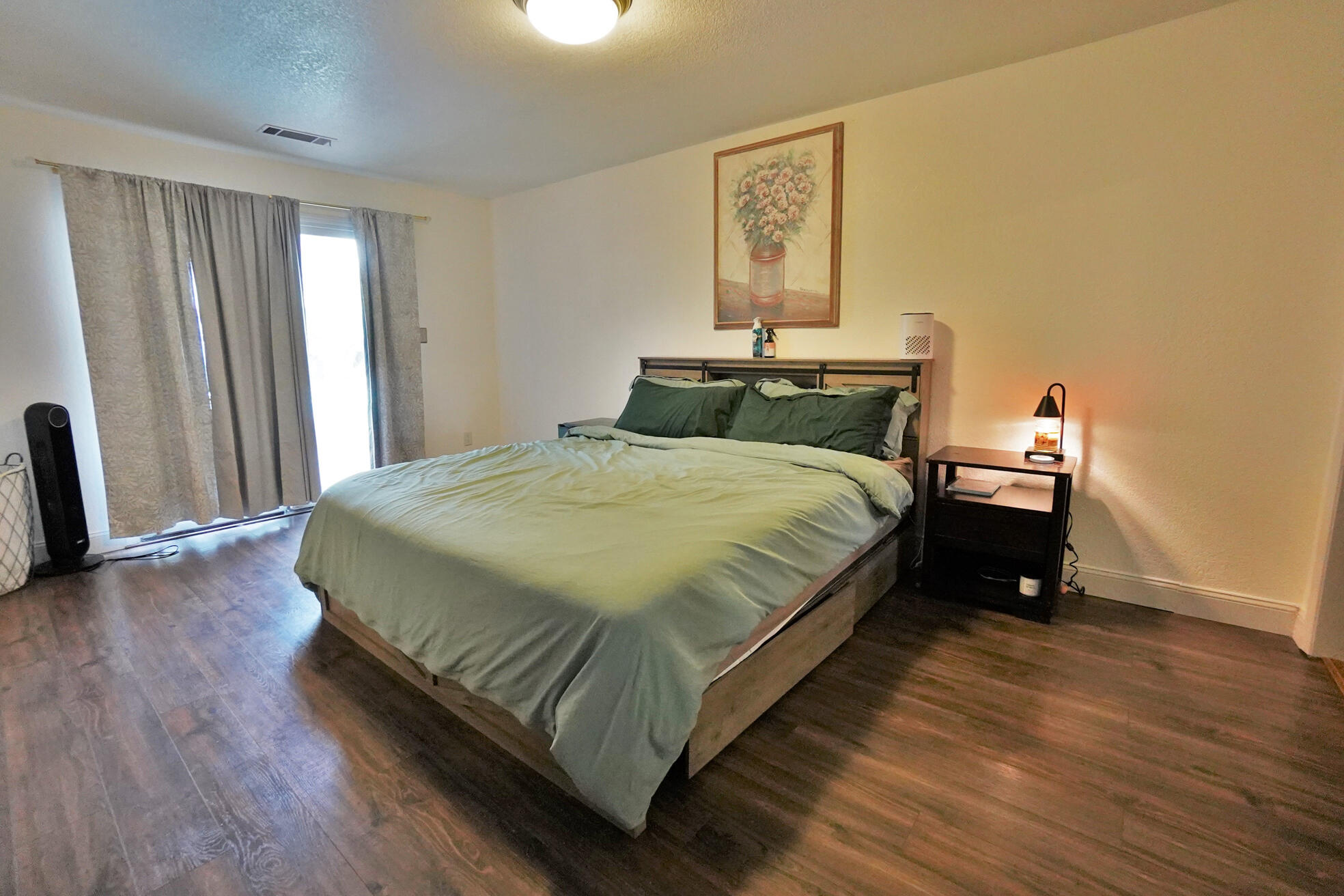 1105 N Cindy St, Visalia, CA 93291