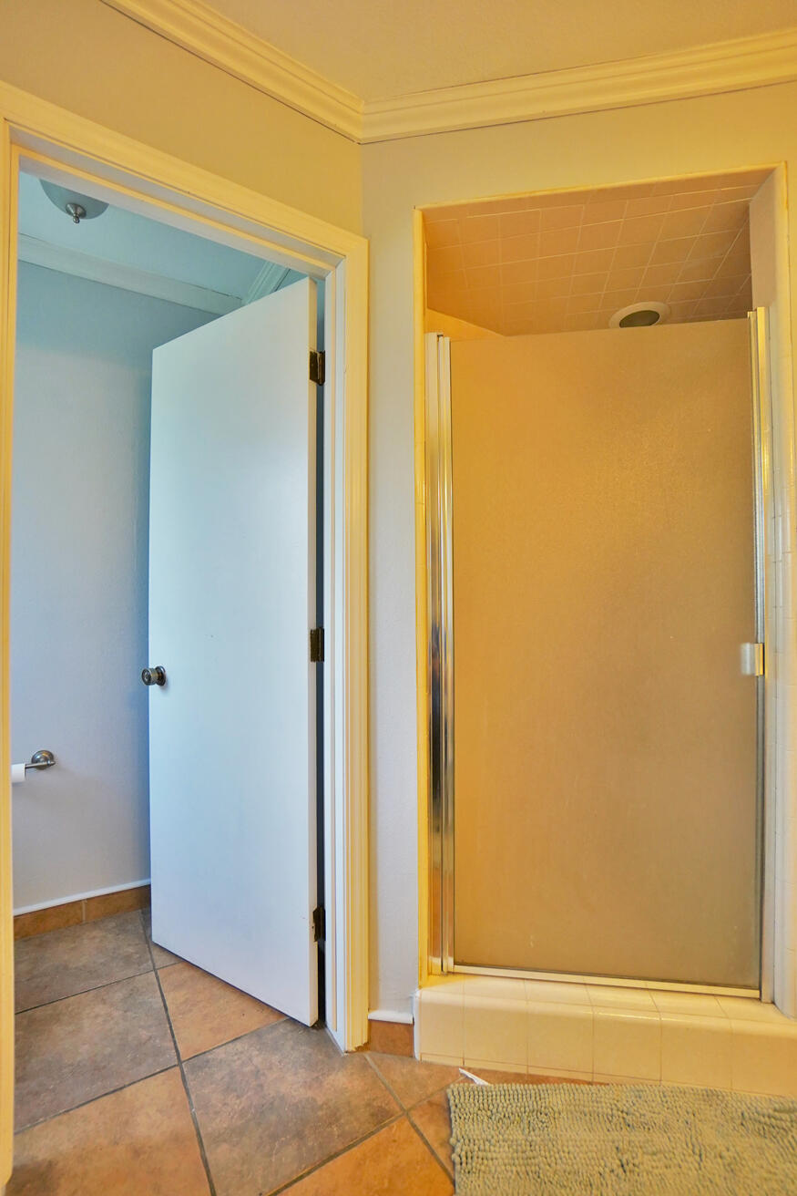 1105 N Cindy St, Visalia, CA 93291