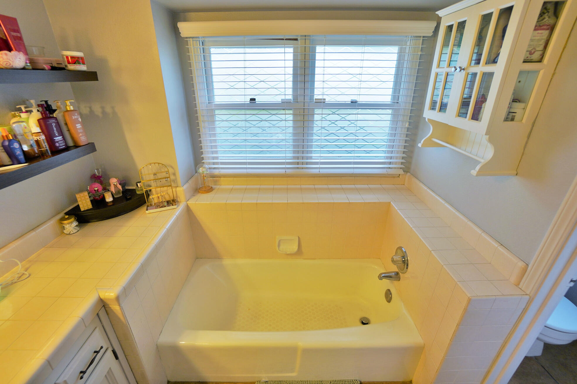 1105 N Cindy St, Visalia, CA 93291