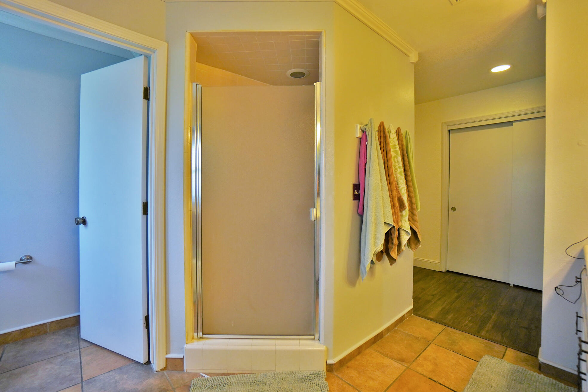 1105 N Cindy St, Visalia, CA 93291