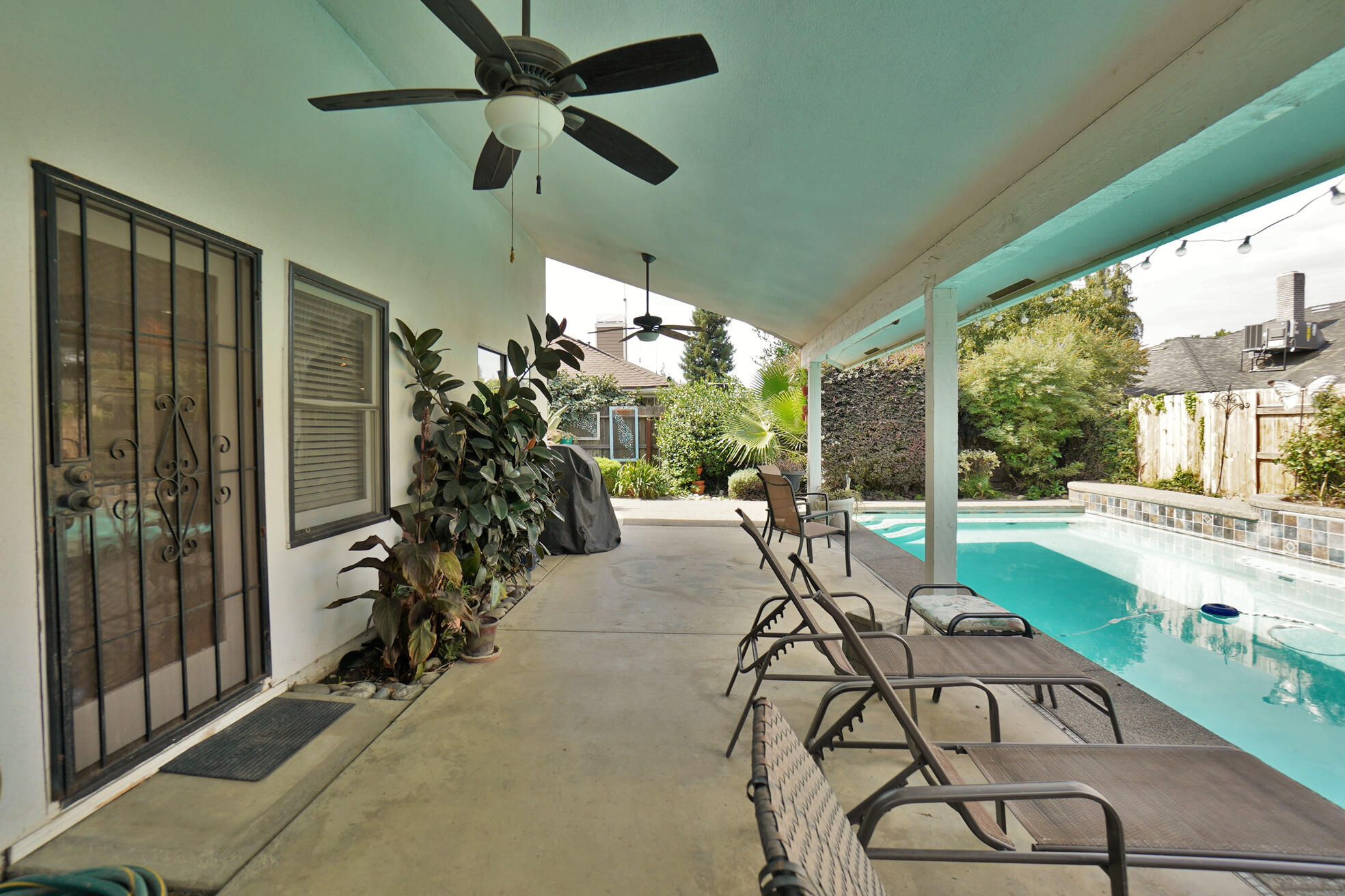 1105 N Cindy St, Visalia, CA 93291