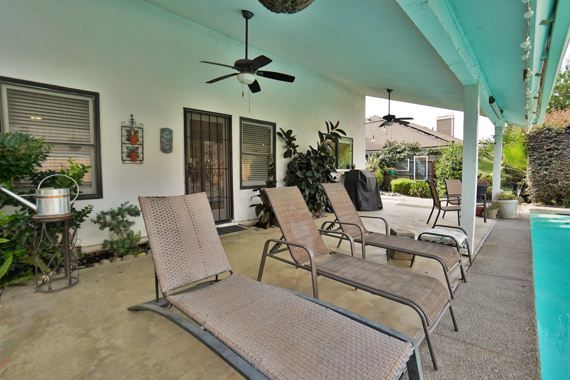 1105 N Cindy St, Visalia, CA 93291