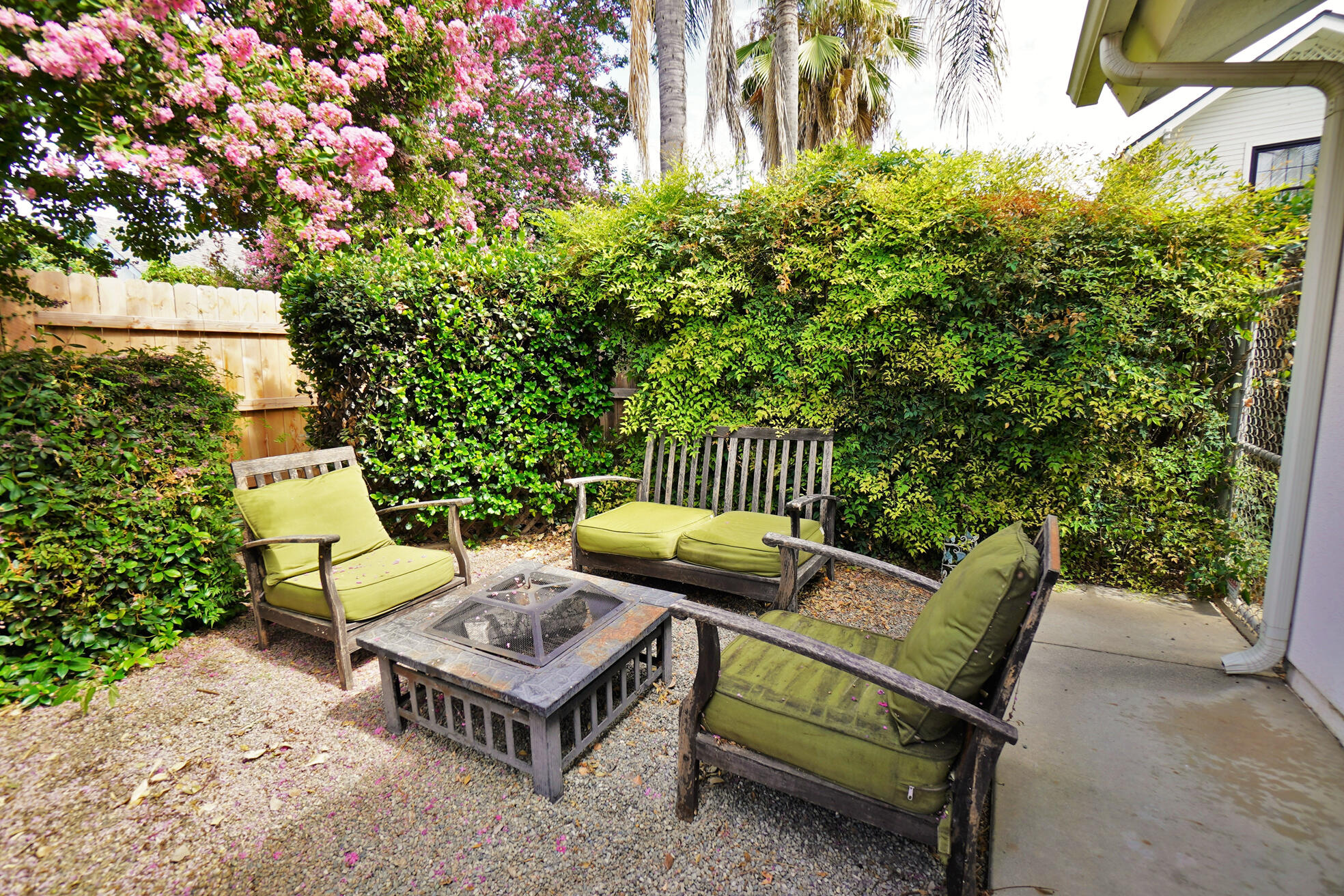 1105 N Cindy St, Visalia, CA 93291