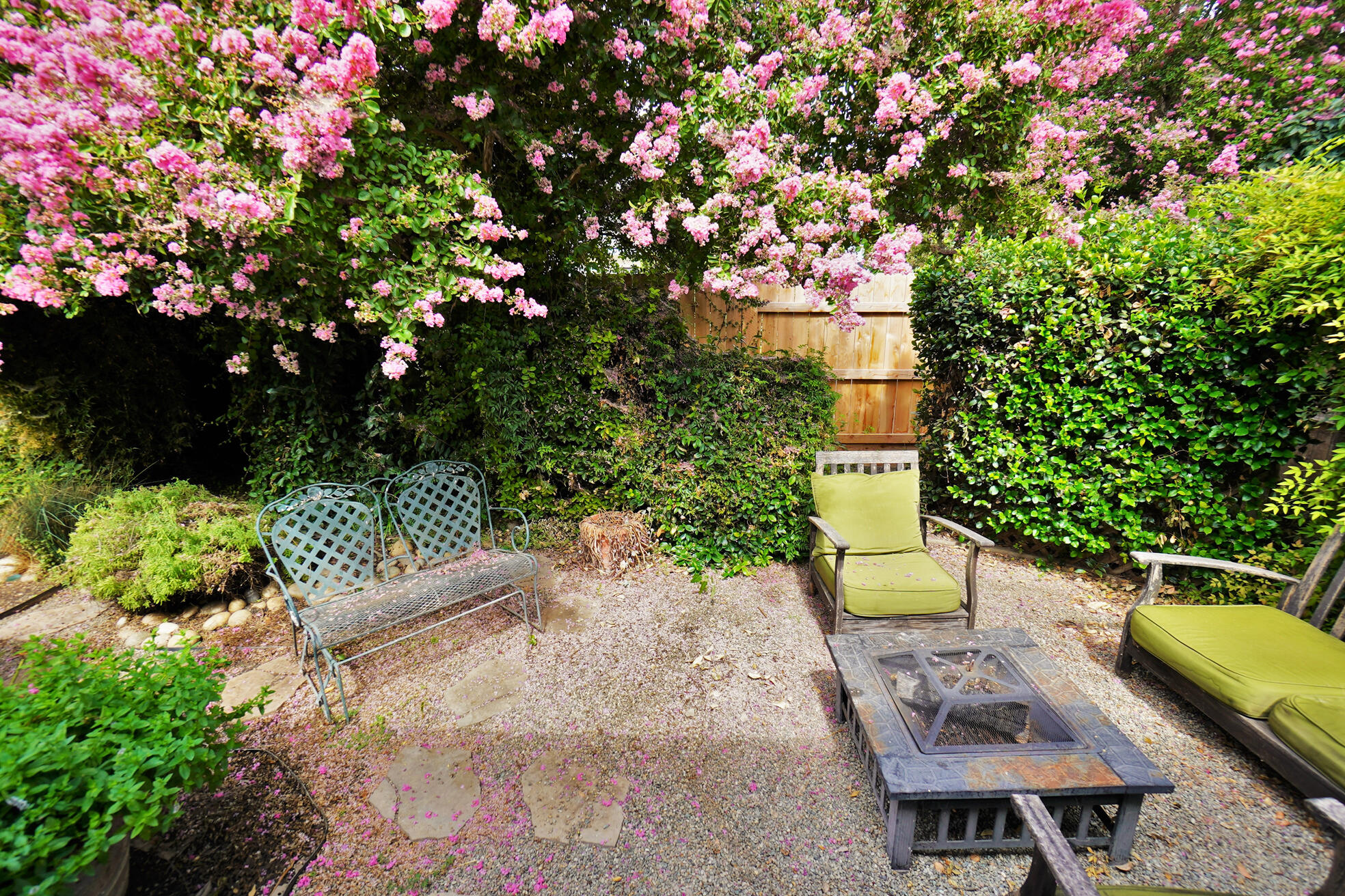1105 N Cindy St, Visalia, CA 93291