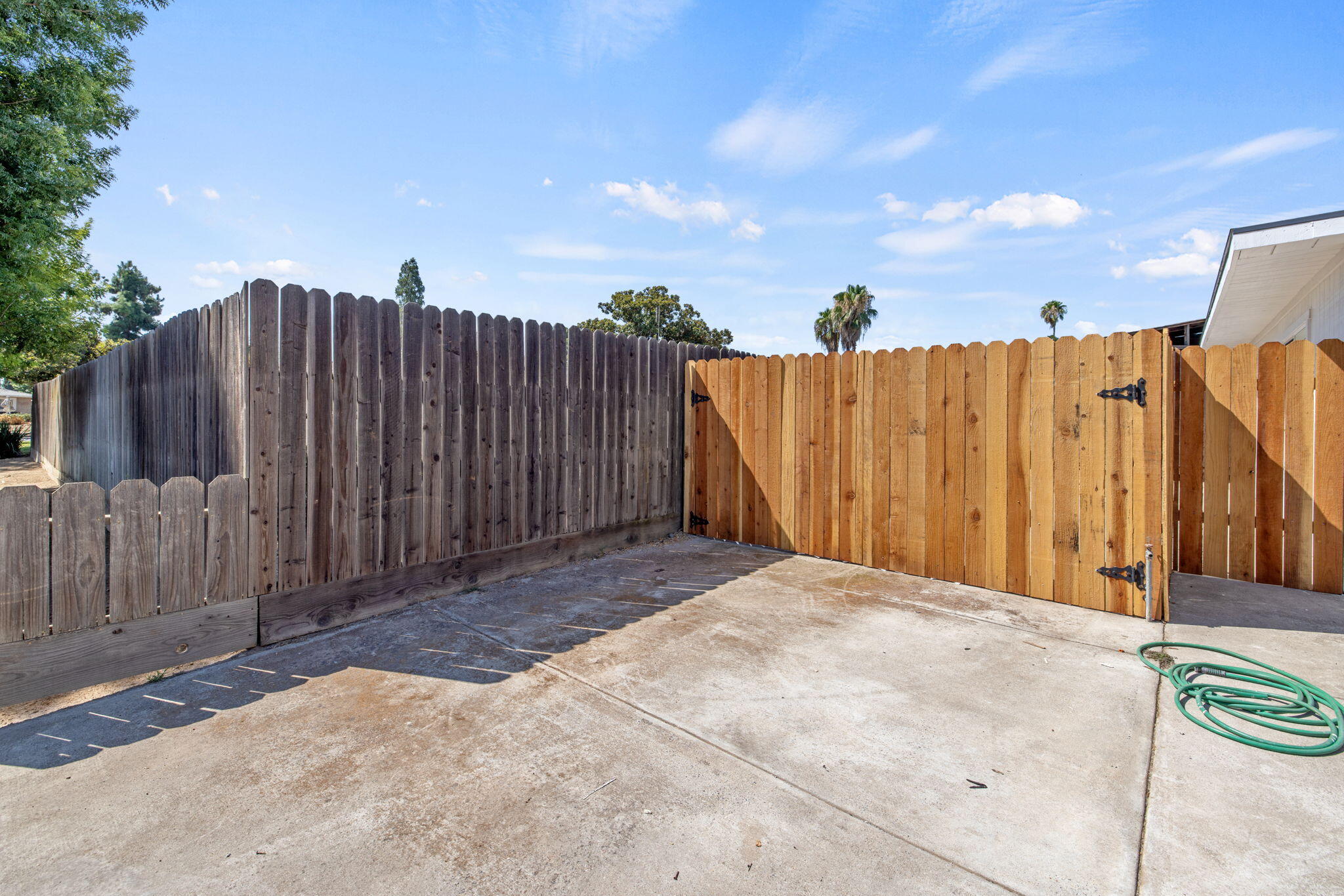 4625 N Holt Ave, Fresno, CA 93705
