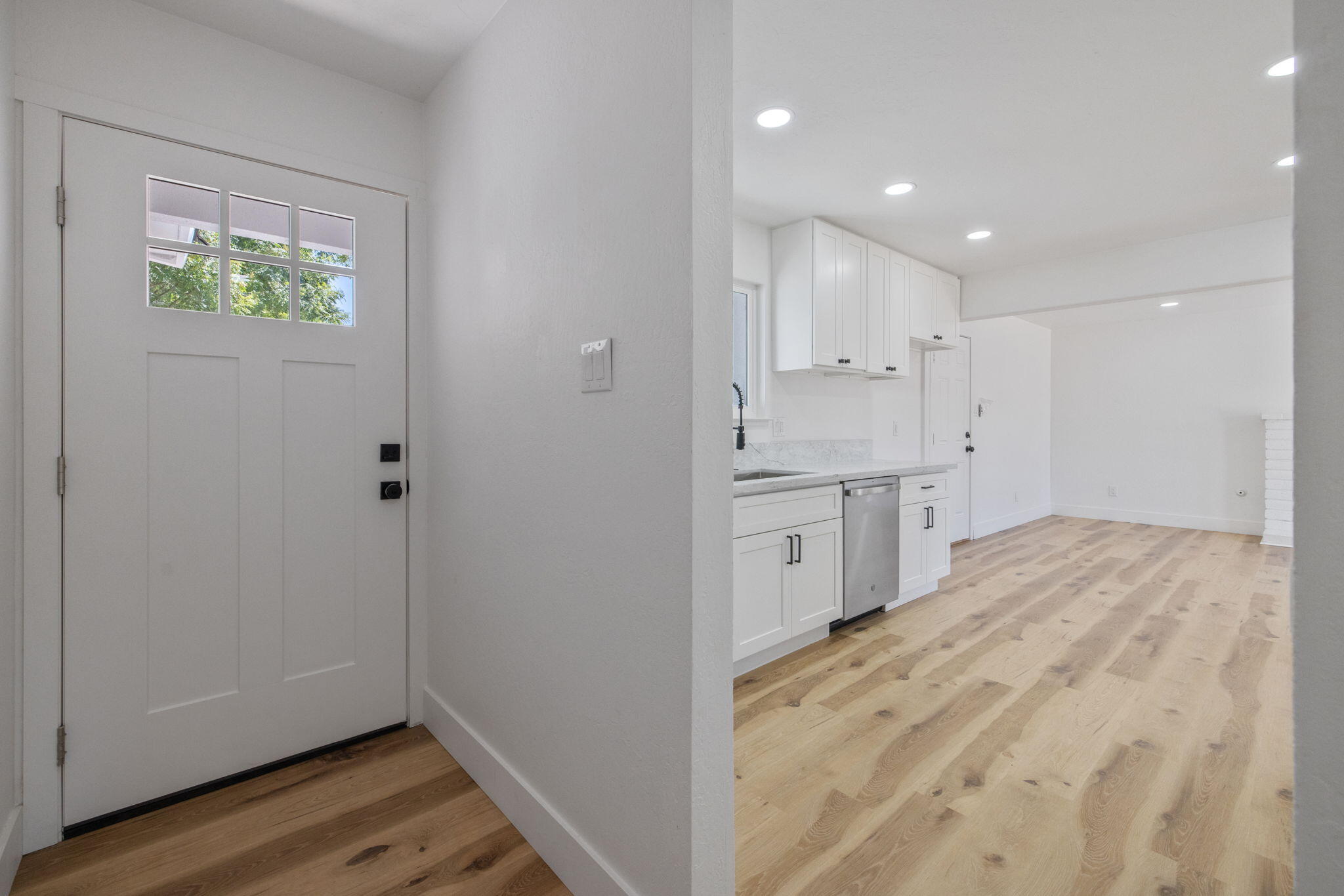 4625 N Holt Ave, Fresno, CA 93705