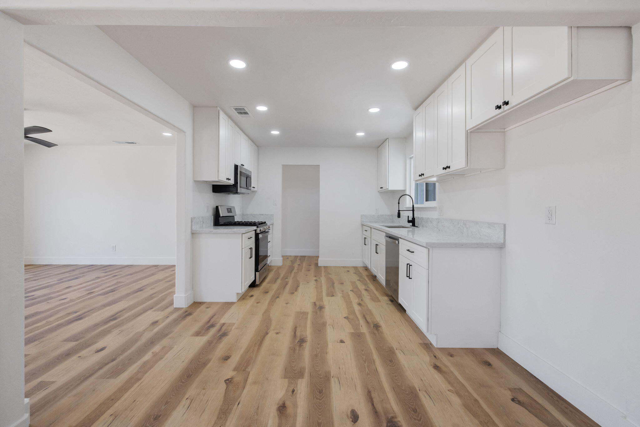 4625 N Holt Ave, Fresno, CA 93705