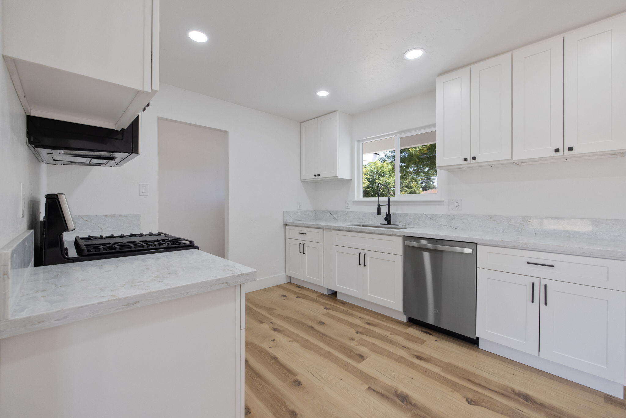 4625 N Holt Ave, Fresno, CA 93705