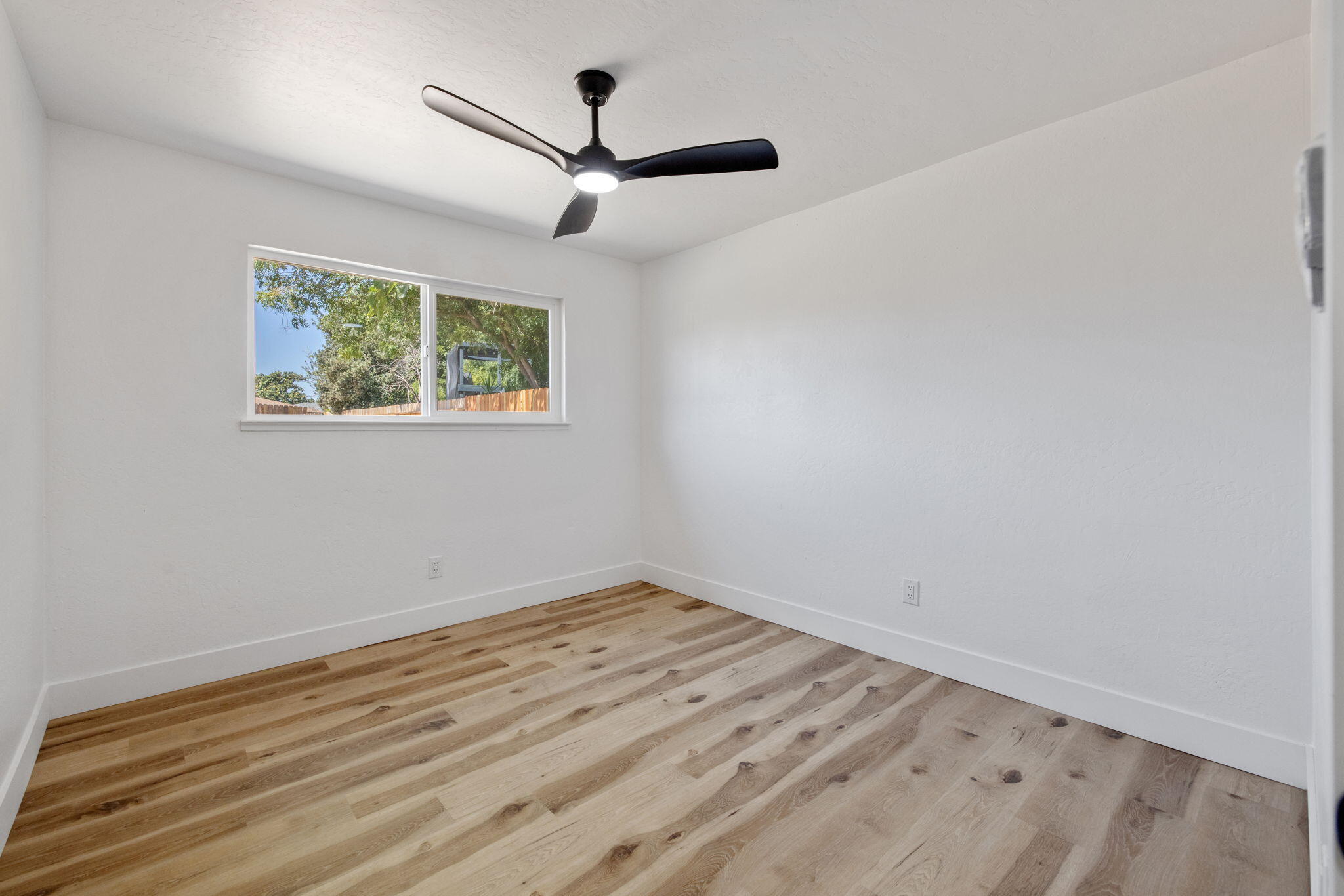 4625 N Holt Ave, Fresno, CA 93705