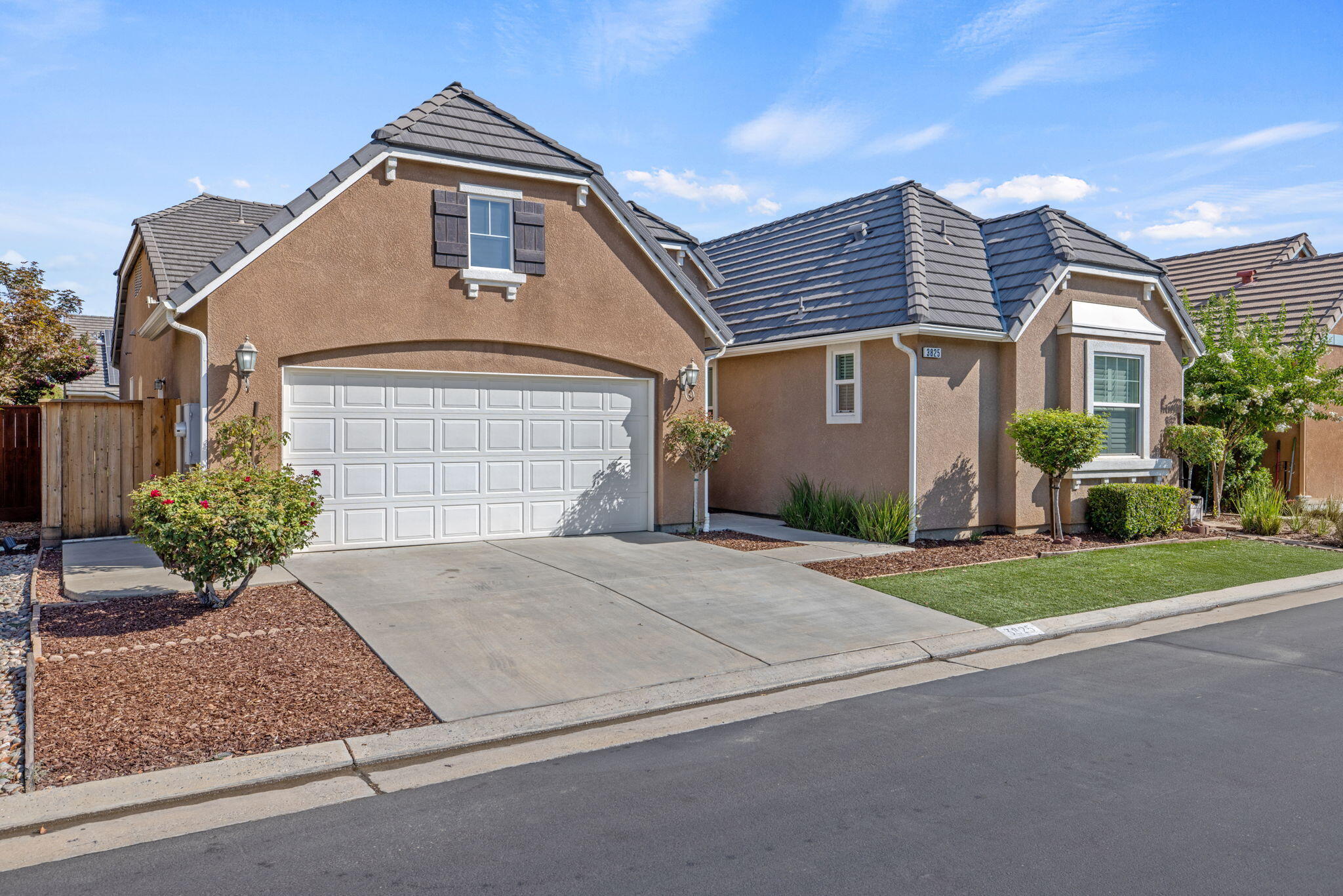 3825 Chessa Ln, Clovis, CA 93619