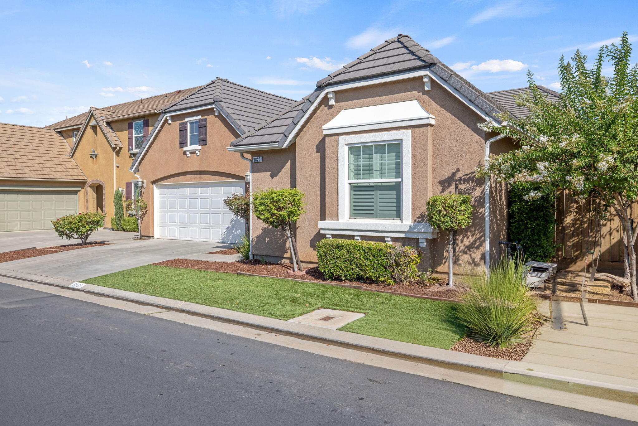 3825 Chessa Ln, Clovis, CA 93619